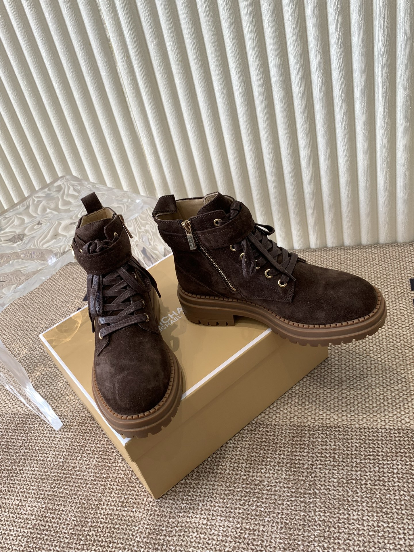 Michael Kors 2024 Martin Boots: Premium Leather, Slip-Proof Sole, Various Sizes. - 图片 4
