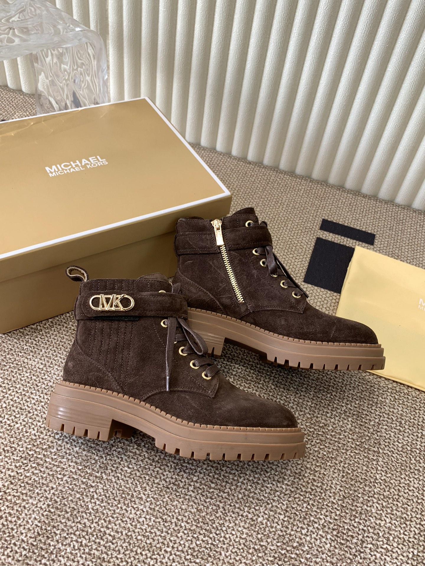 Michael Kors 2024 Martin Boots: Premium Leather, Slip-Proof Sole, Various Sizes. - 图片 7