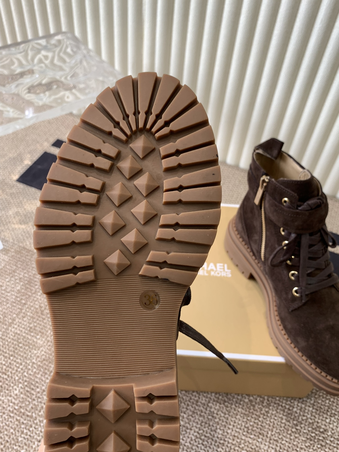 Michael Kors 2024 Martin Boots: Premium Leather, Slip-Proof Sole, Various Sizes. - 图片 8