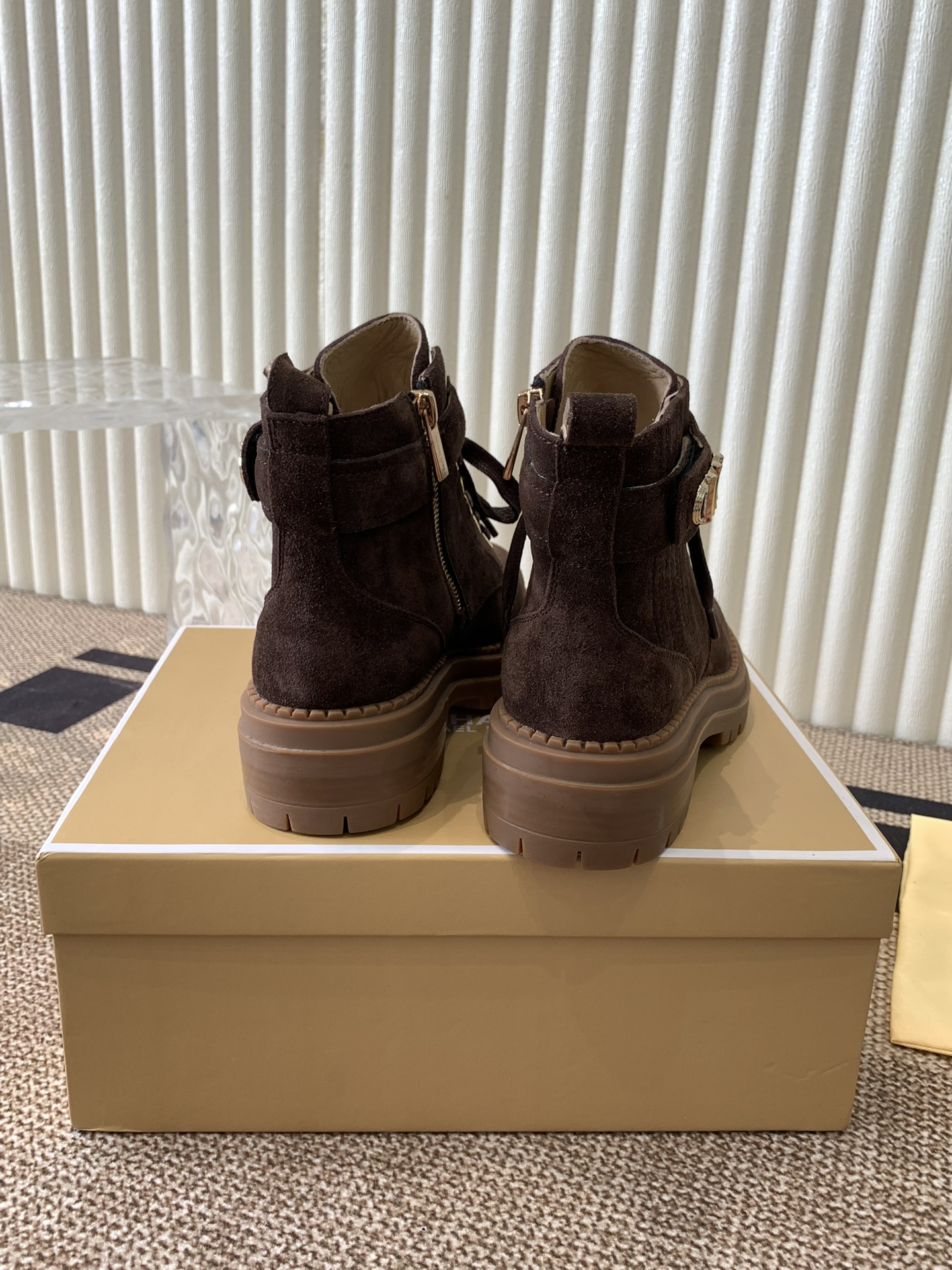 Michael Kors 2024 Martin Boots: Premium Leather, Slip-Proof Sole, Various Sizes. - 图片 3