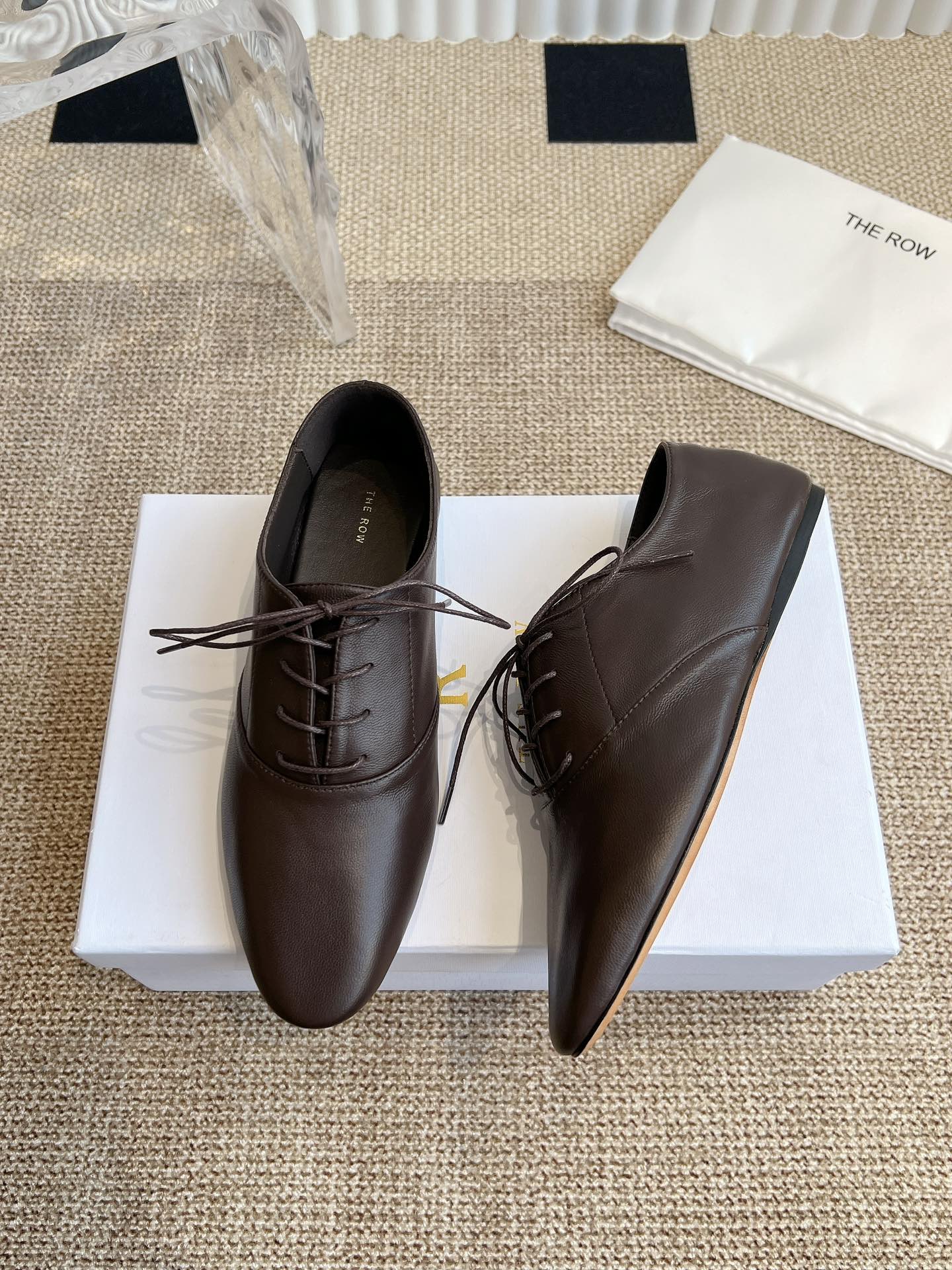 “New Round Head Tie Flat Shoes with Sheepskin Vamp and Rubber Soles” - 图片 4