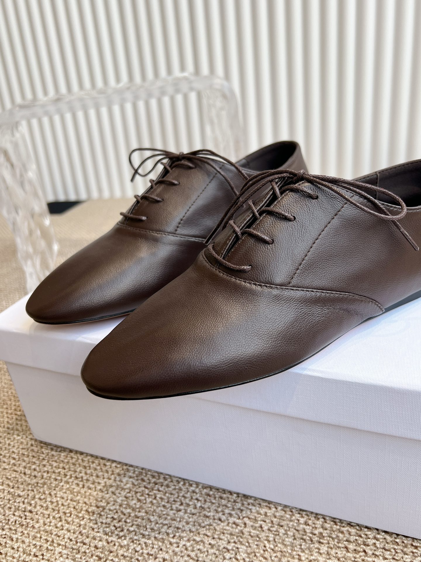 “New Round Head Tie Flat Shoes with Sheepskin Vamp and Rubber Soles” - 图片 7