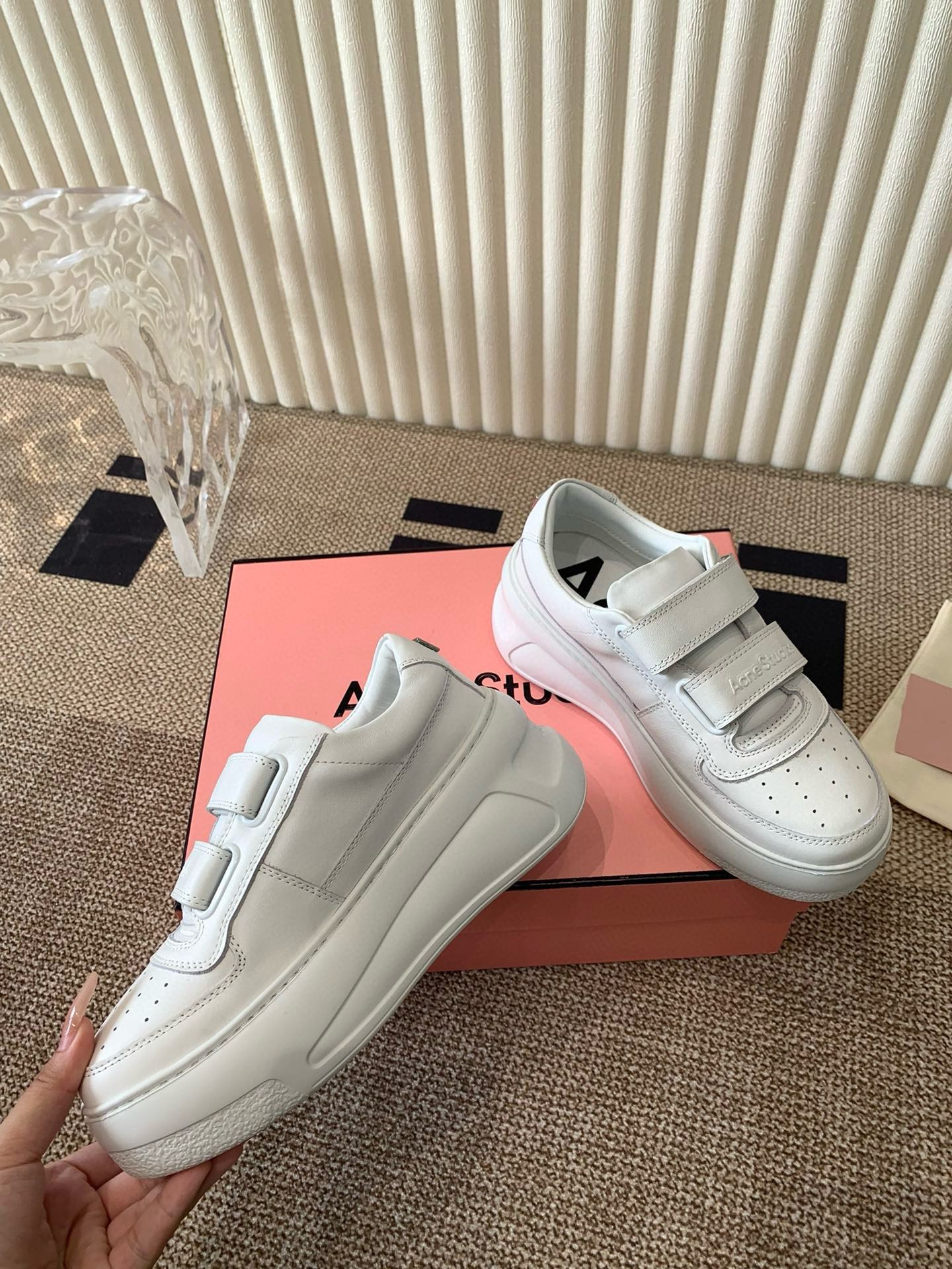 Dior Studios ‼ 24ss 最新厚底休闲魔术贴笑脸小白鞋‼