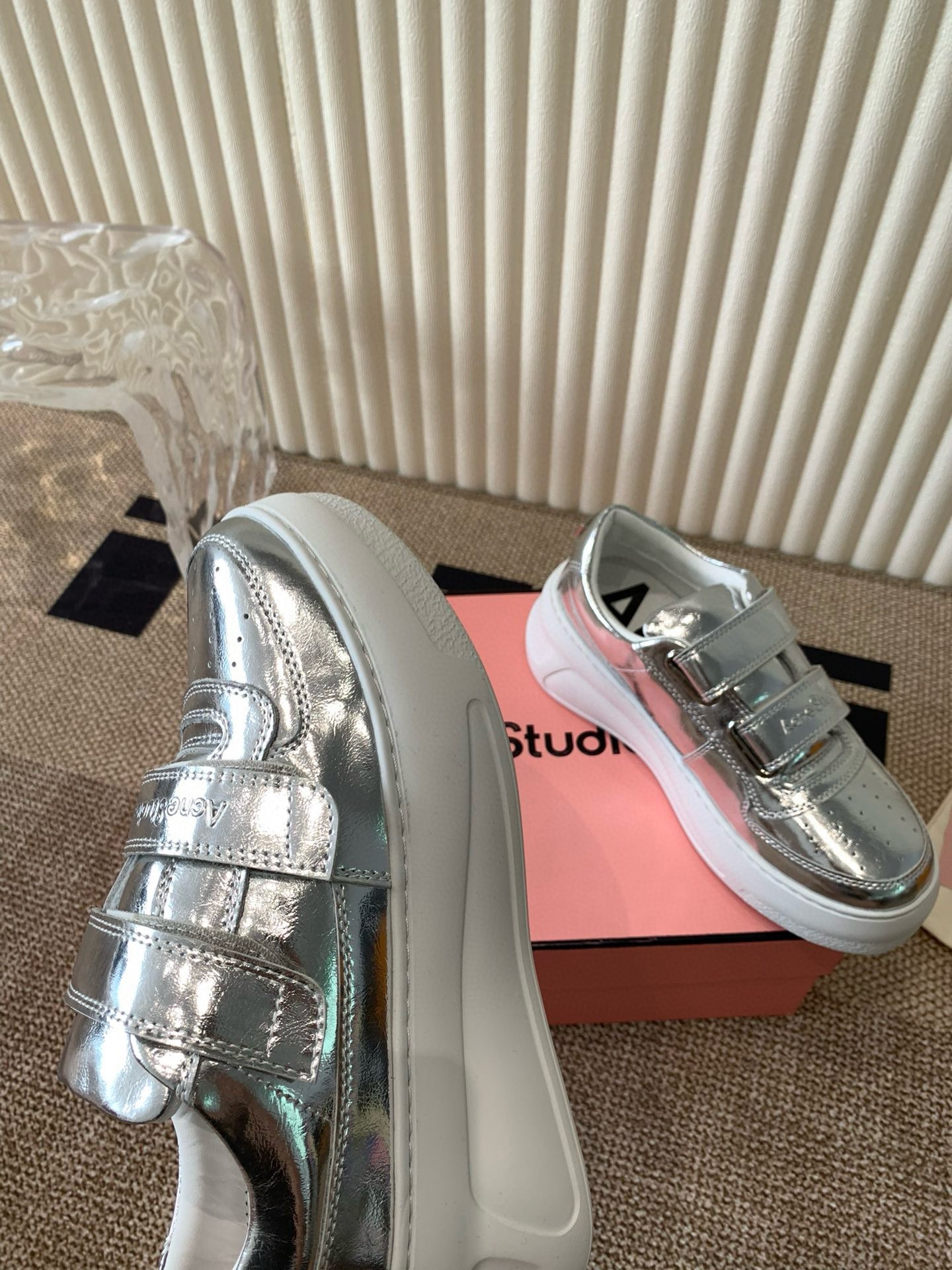 Dior Studios ‼ 24ss 最新厚底休闲魔术贴笑脸小白鞋‼