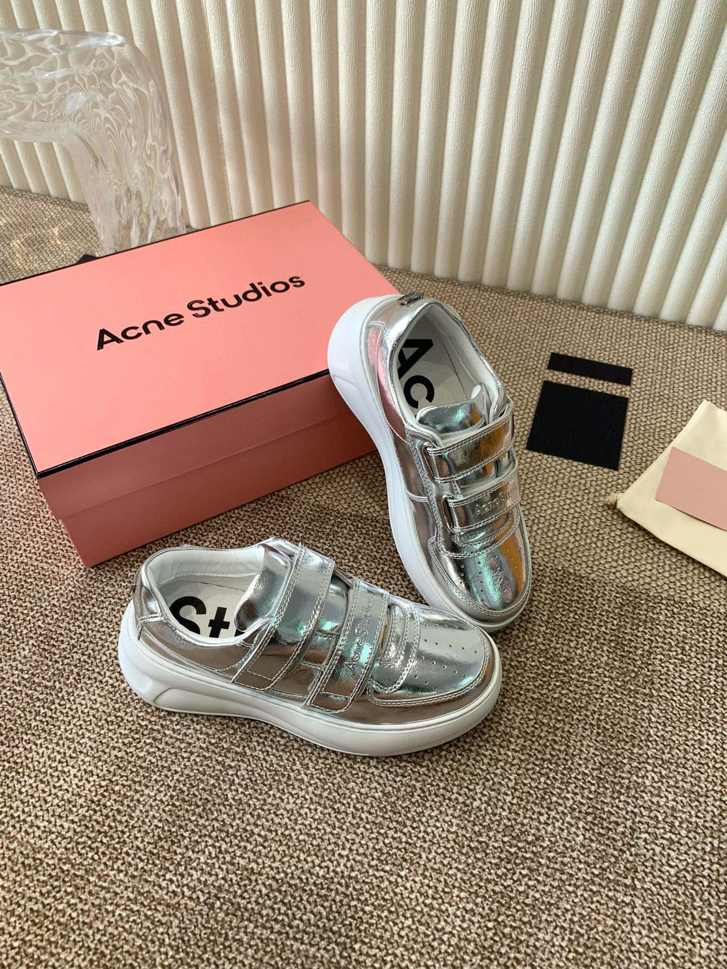 Dior Studios ‼ 24ss 最新厚底休闲魔术贴笑脸小白鞋‼