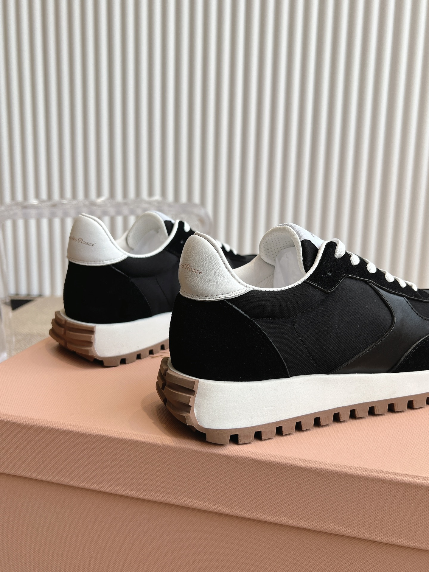 Gianvito Rossi 25ss Retro Couples Sneakers: Old-Fashioned, Cozy, and Fashionable! - 图片 7