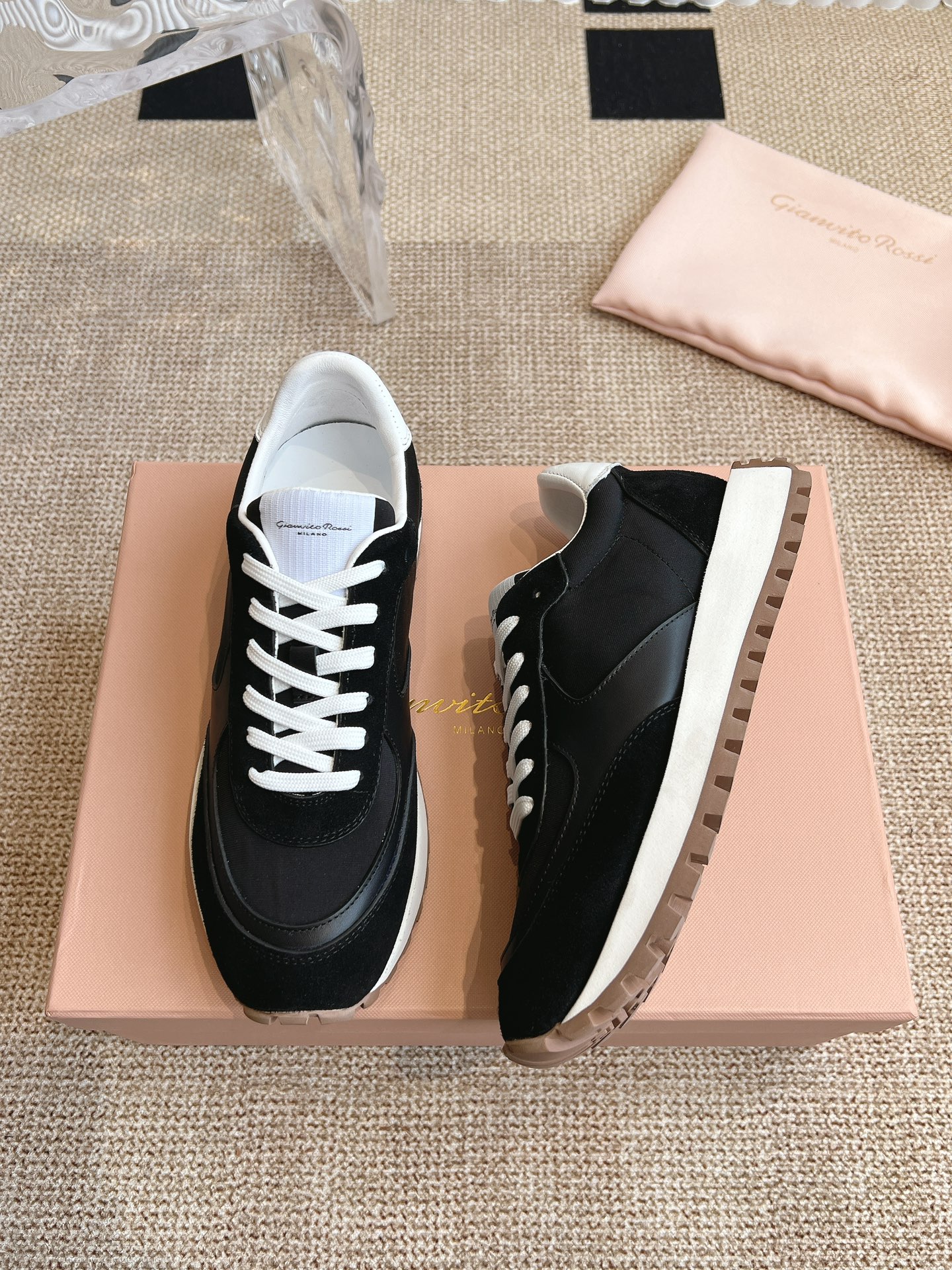 Gianvito Rossi 25ss Retro Couples Sneakers: Old-Fashioned, Cozy, and Fashionable! - 图片 4