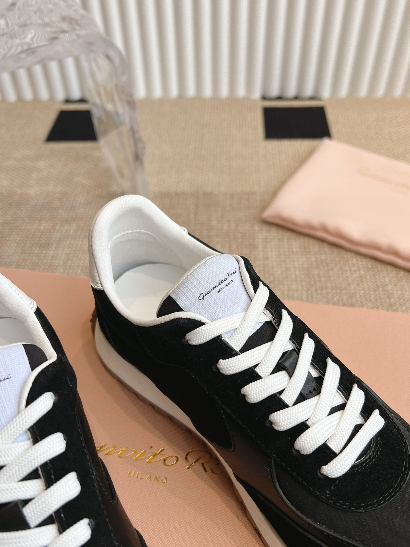 Gianvito Rossi 25ss Retro Couples Sneakers: Old-Fashioned, Cozy, and Fashionable! - 图片 6