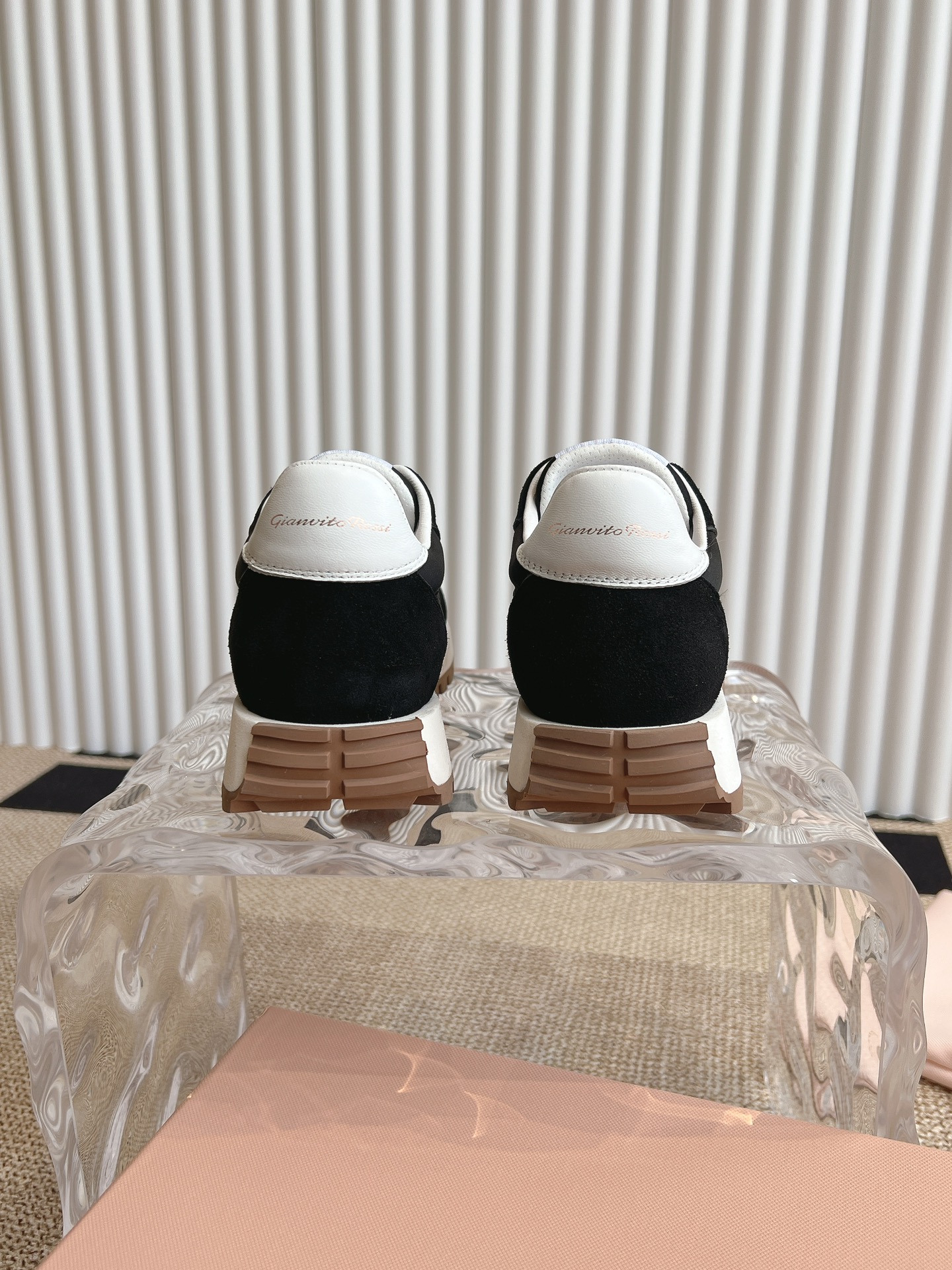 Gianvito Rossi 25ss Retro Couples Sneakers: Old-Fashioned, Cozy, and Fashionable! - 图片 8