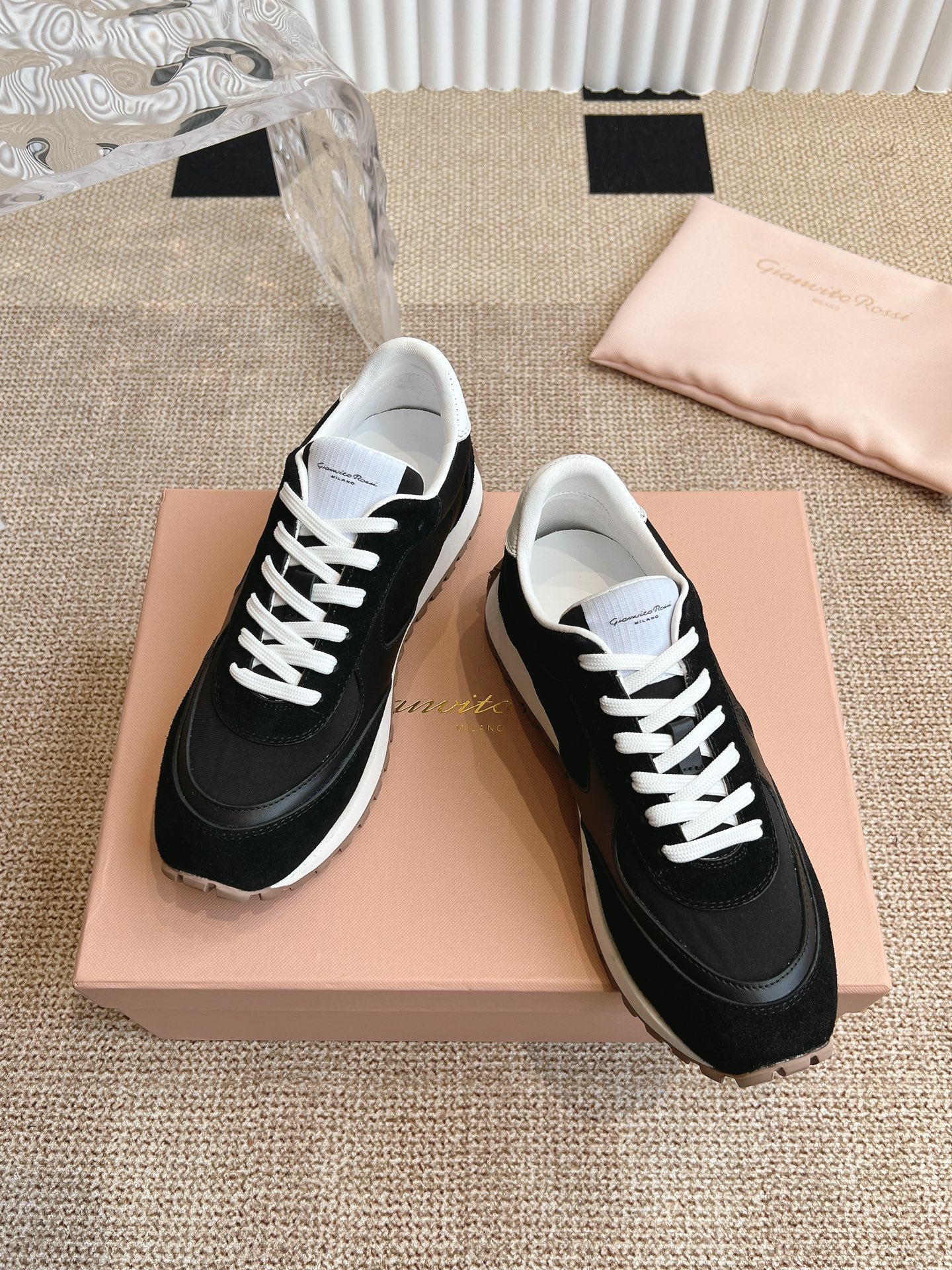 Gianvito Rossi 25ss Retro Couples Sneakers: Old-Fashioned, Cozy, and Fashionable!