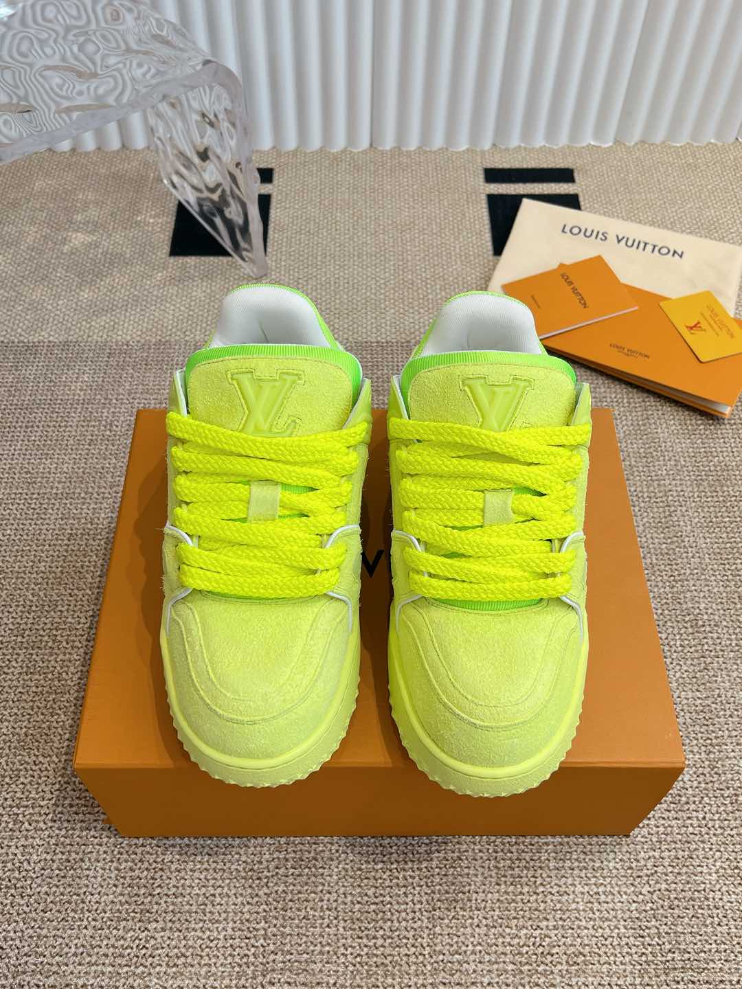 NO:129264,LV Louis Vuitton Sports Shoes and Shoes Cute Fat Trainer New color matching styles bought with eyes closed, breaking the single change of color, and getting younger fat trainer can also be called fat shoes, cute and cute, the most classic fat shoe style, high-end, atmospheric and high-end style, every style is very good!  The original version is exactly the same material and workmanship details. Various leather tpu cloth. Super complex splicing tpu original outsole, size: 35-45, casual shoes/sports shoes, louis vuitton, louis vuitton, sneakers19860909LV 路易威登运动鞋板鞋 可爱胖trainer 新配色来闭着眼睛买的款式,打破颜色的单一变化,更年轻了胖trainer 也可以叫发福鞋,憨态可掬,可可爱爱最经典的胖子鞋型,高端大气上档次每个款式配色都很赞！原版完全一样材质做工细节 各种皮面tpu 布 超复杂拼接tpu原版大底, 码数:35-45,休闲鞋/运动鞋,louis vuitton,louis vuitton,sneakers,Women's Shoes