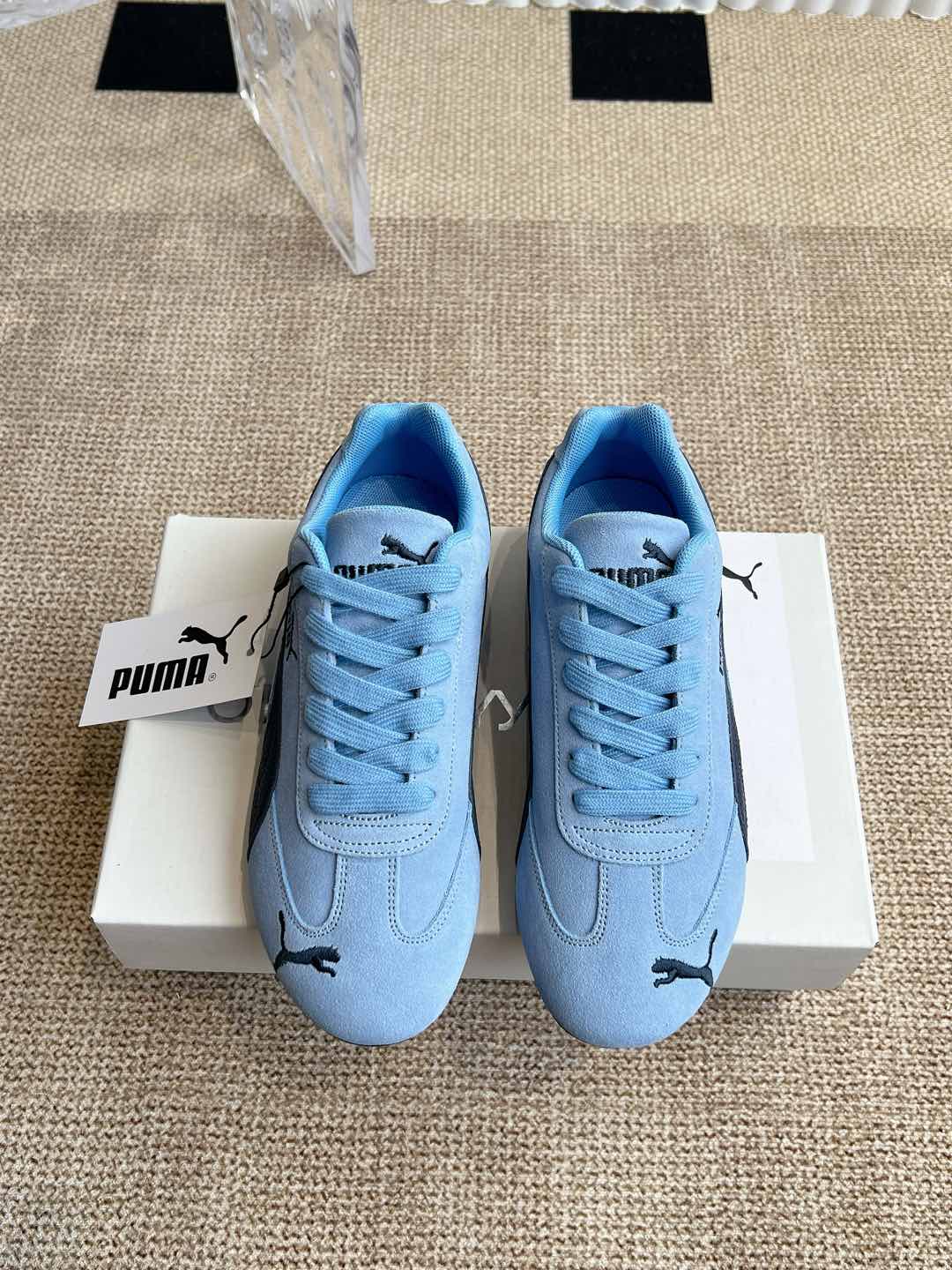 NO:129256,Open yy x Puma co-branded model The perfect fusion of fashion and sports The joint name of Fenty and Puma is undoubtedly a passionate collision between fashion and sports!  This unique collaboration perfectly combines Open yy's fashion vision with Puma's sports tradition, bringing you an unprecedented dressing experience. It is full of luxury, so it's simply amazing!  Size 35-40 (40 customized), casual shoes/sports shoes, fendi, sneakers19860909Open yy x Puma 联名款全新Avanti 时尚与运动的完美融合 Fenty 与彪马的联名无疑是一次时尚与运动的激情碰撞！ 这个独特的合作将 Open yy 的时尚视野与彪马的运动传统完美结合,为您带来前所未有的穿着体验 高级感满满,简直不要太赞！ 码数35-40（40定做）,休闲鞋/运动鞋,fendi,sneakers,Women's Shoes