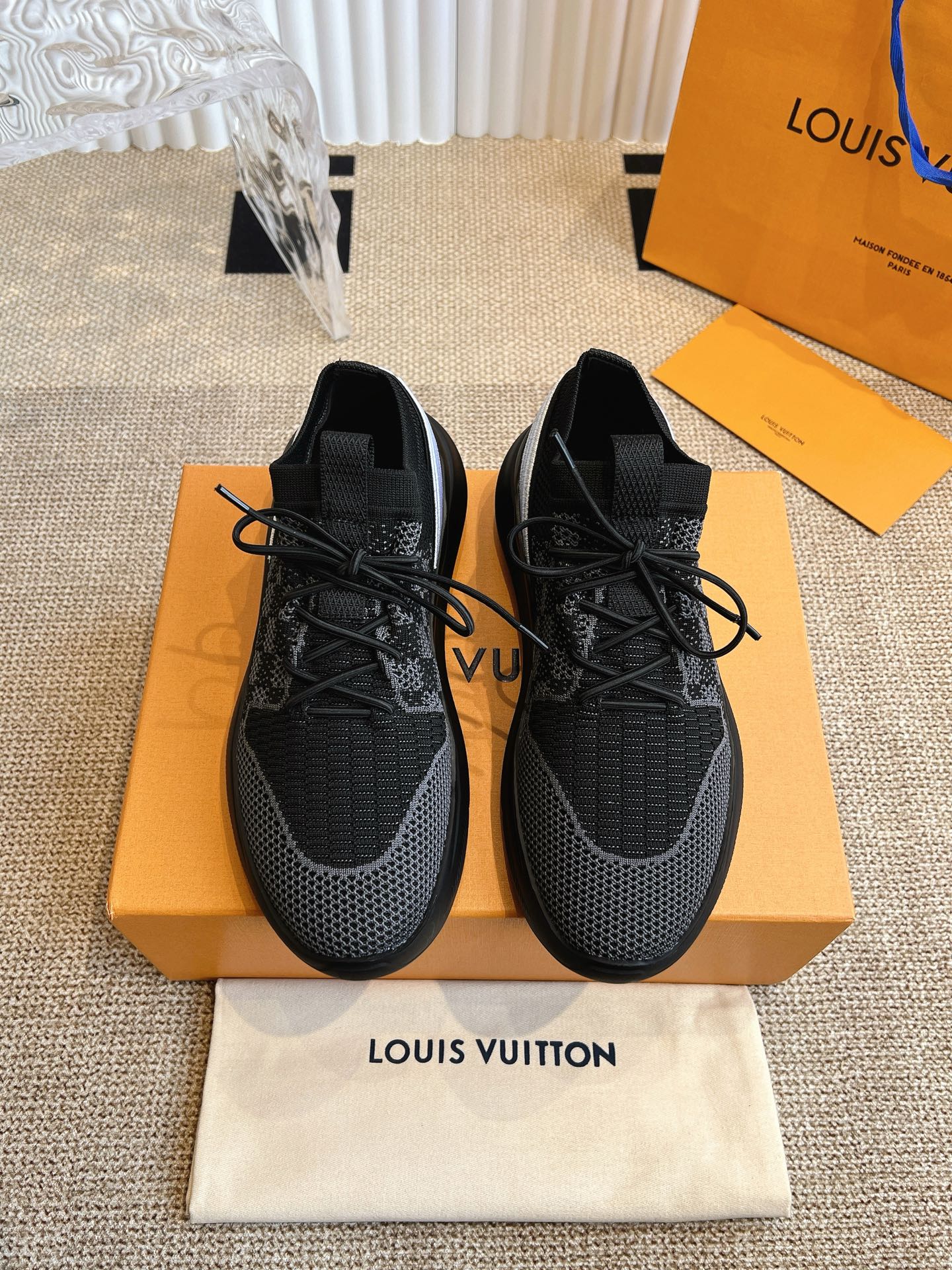 NO:165459,Louis Luitton 2025 new louis vuitton lace-up series upper complex flying weaving technology is now available, with shape embossed splicing original pattern, original raw materials, fabrics, and original flying weaving!  Customized from the original version of Nei Li!  1:1 large bottom mold opening!  Foamed outsole!  Size 39~45, casual shoes/sports shoes, louis vuitton, sneakers19860909Louis Luitton2025新款louis vuitton 系带系列鞋面复杂飞织工艺现已火爆登场,形状压花拼接原图案,原版原材料,面料,原版飞织！内里原版订制！1:1大底开模！发泡大底！ 码数39～45,休闲鞋/运动鞋,louis vuitton,sneakers,Women's Shoes