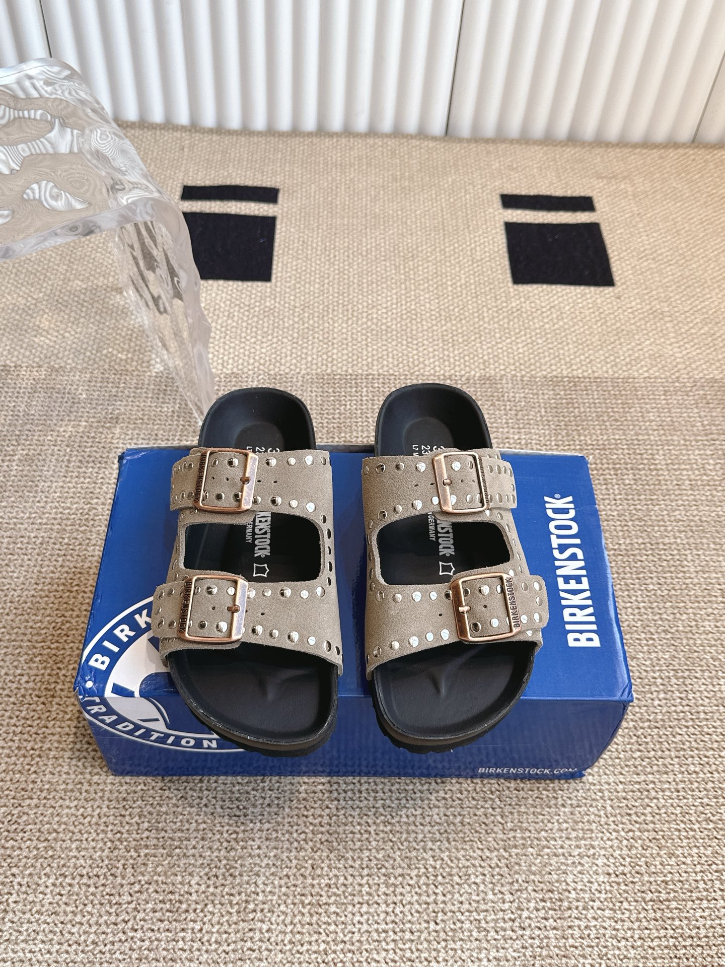 “Rome Sandals: Birkenstock Class 550 – Fashionable, Comfortable, and Durable!”