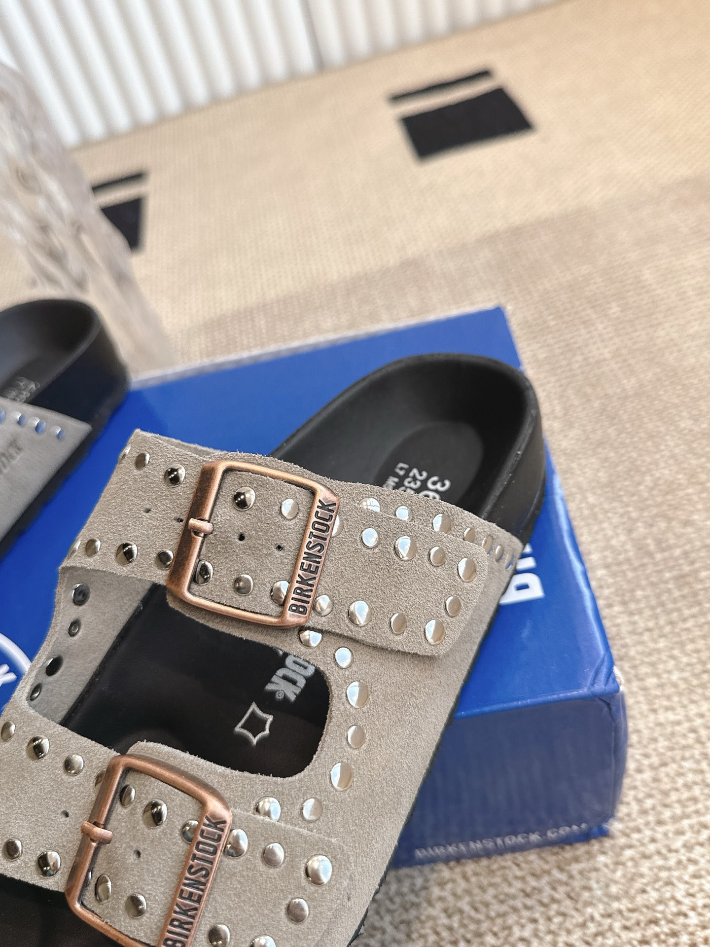 “Rome Sandals: Birkenstock Class 550 – Fashionable, Comfortable, and Durable!” - 图片 7