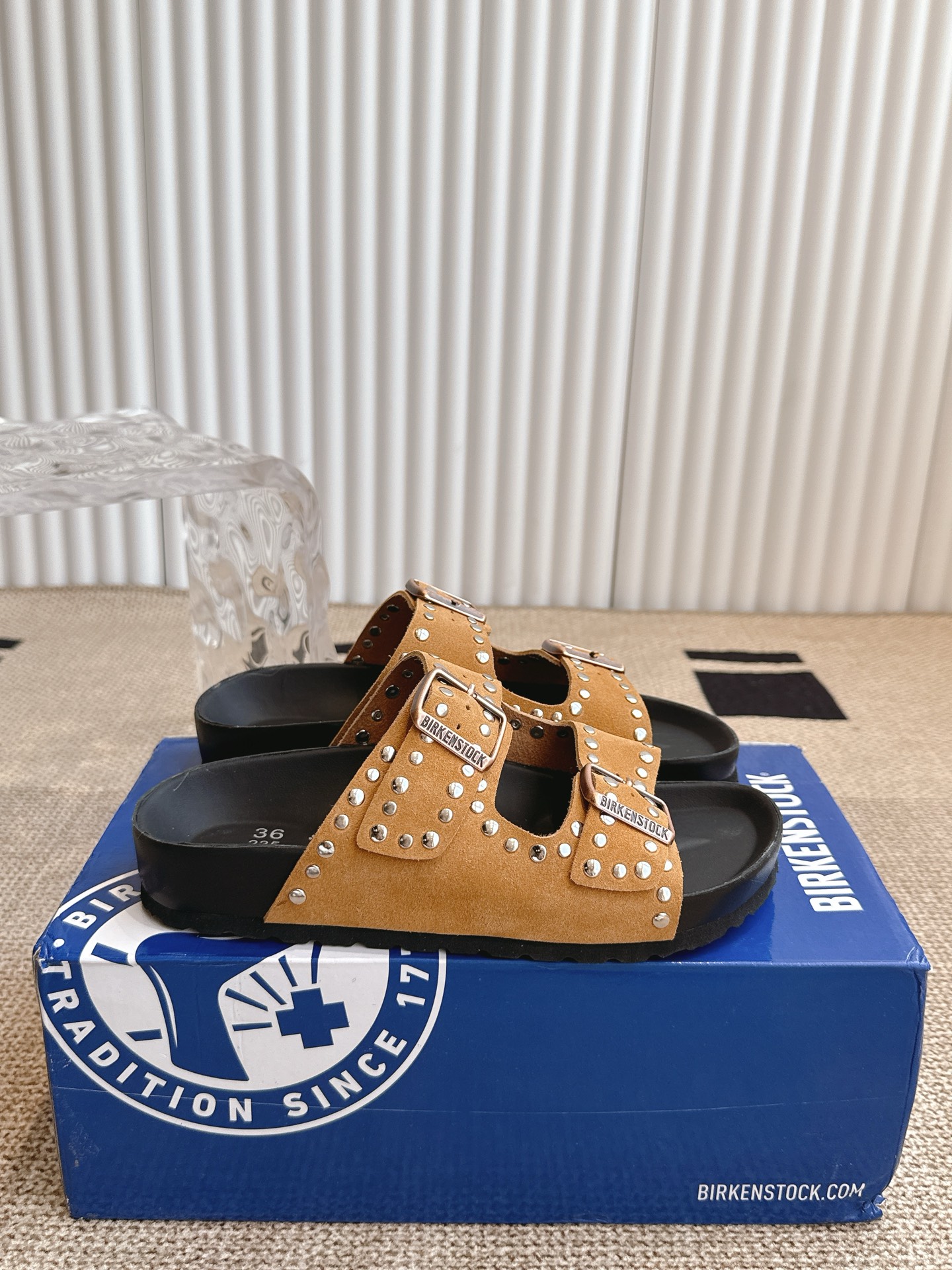 Birkenstock Rome Sandals: Fashionable Class of 550 with Anthropo-Engineering Design - 图片 3