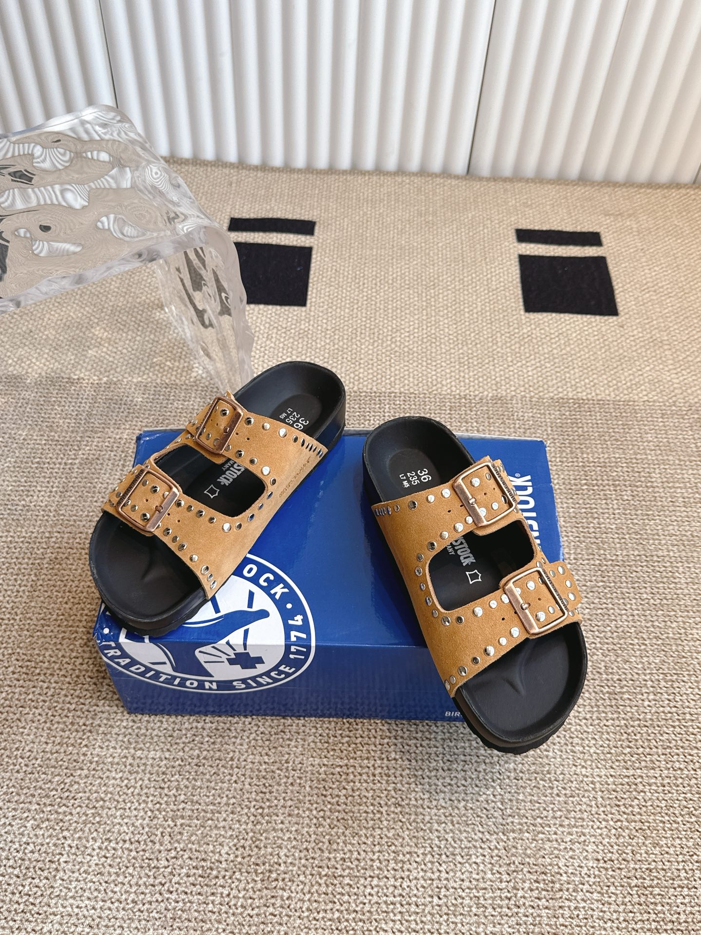 Birkenstock Rome Sandals: Fashionable Class of 550 with Anthropo-Engineering Design - 图片 2