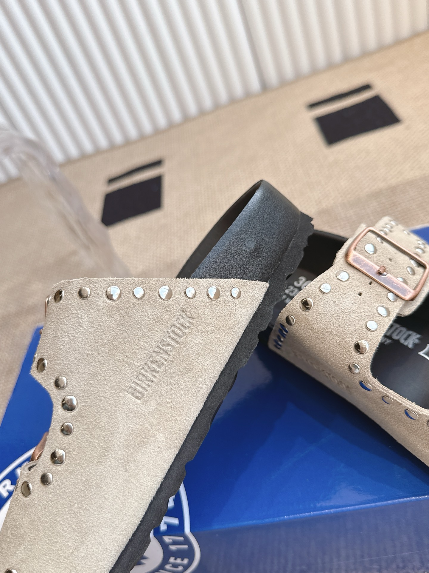 Stylish and Comfortable Birkenstock Sandals in Rome – Class of 550. - 图片 7