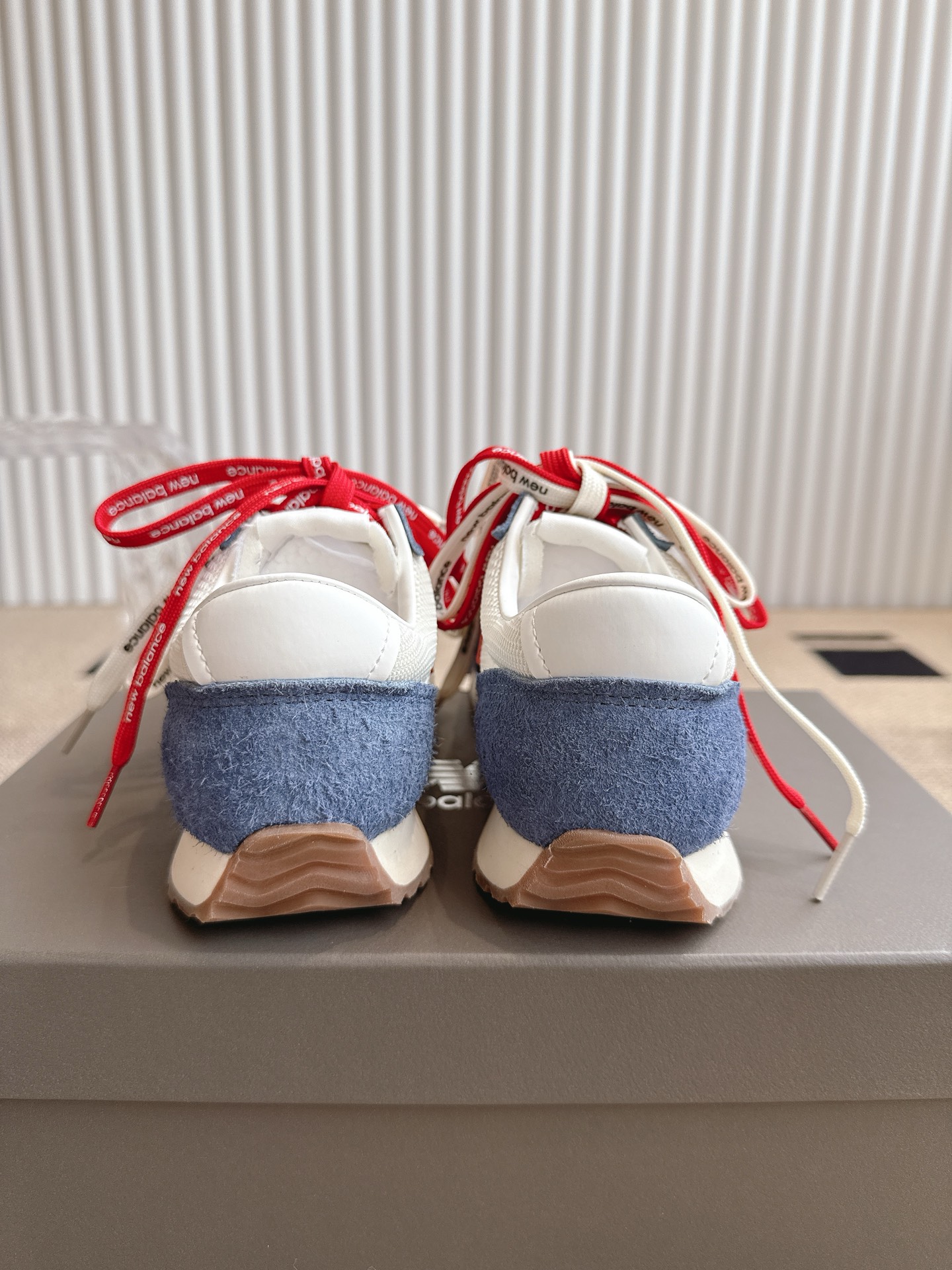 New Balance NB官方25复古运动休闲薄底鞋 471‼️
         ⚠️NB原版一比一材料⚠️
      以品牌经典320鞋款为灵感，471系列巧妙融合精湛工艺与时尚设计
焕新复古薄底鞋风貌，让每一刻都自成风格在每周七天的交替流转中，多元的场景，每一个瞬间
伴随着穿着者解锁更多可能，展现多面自我与风格
码数：35-45