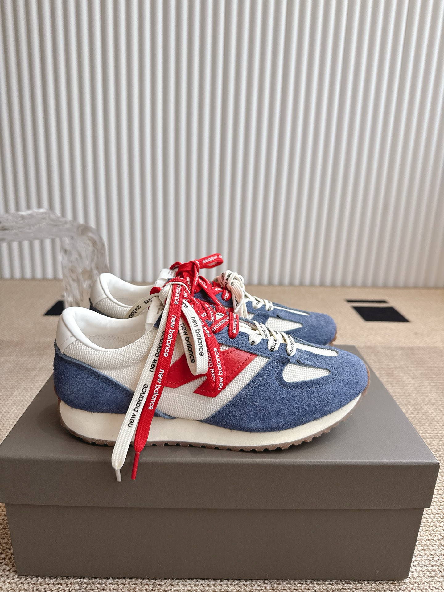 New Balance NB官方25复古运动休闲薄底鞋 471‼️
         ⚠️NB原版一比一材料⚠️
      以品牌经典320鞋款为灵感，471系列巧妙融合精湛工艺与时尚设计
焕新复古薄底鞋风貌，让每一刻都自成风格在每周七天的交替流转中，多元的场景，每一个瞬间
伴随着穿着者解锁更多可能，展现多面自我与风格
码数：35-45