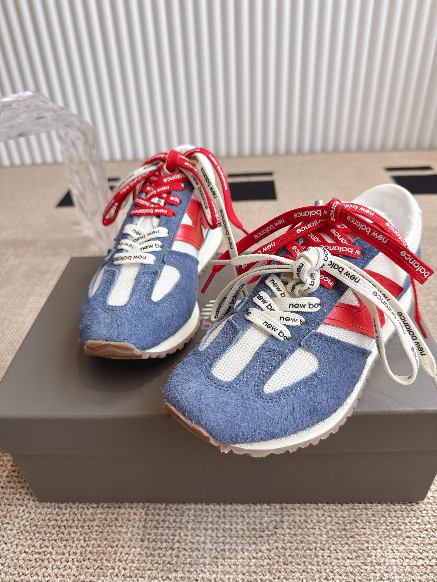 New Balance NB官方25复古运动休闲薄底鞋 471‼️
         ⚠️NB原版一比一材料⚠️
      以品牌经典320鞋款为灵感，471系列巧妙融合精湛工艺与时尚设计
焕新复古薄底鞋风貌，让每一刻都自成风格在每周七天的交替流转中，多元的场景，每一个瞬间
伴随着穿着者解锁更多可能，展现多面自我与风格
码数：35-45