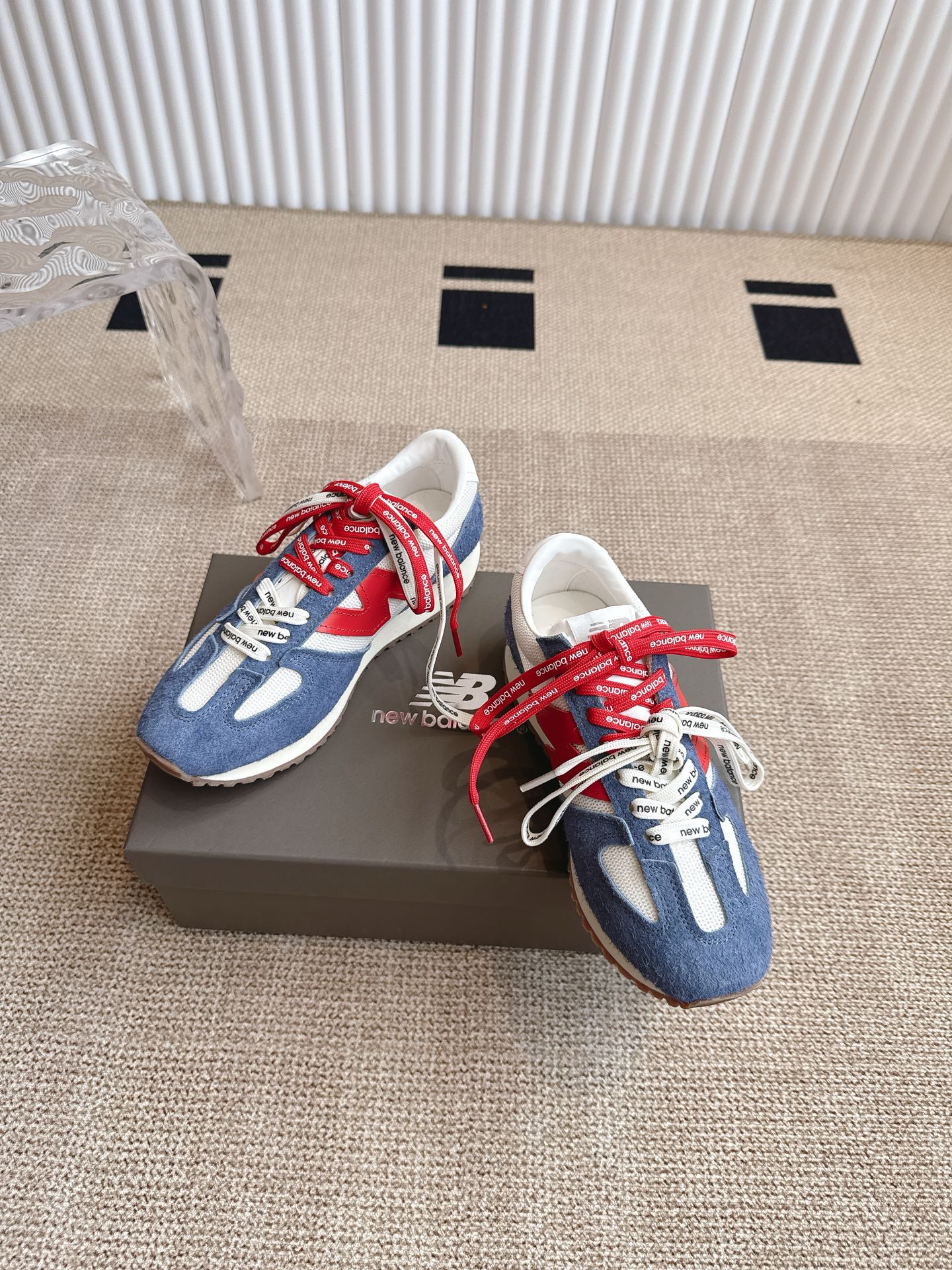 New Balance NB官方25复古运动休闲薄底鞋 471‼️
         ⚠️NB原版一比一材料⚠️
      以品牌经典320鞋款为灵感，471系列巧妙融合精湛工艺与时尚设计
焕新复古薄底鞋风貌，让每一刻都自成风格在每周七天的交替流转中，多元的场景，每一个瞬间
伴随着穿着者解锁更多可能，展现多面自我与风格
码数：35-45
