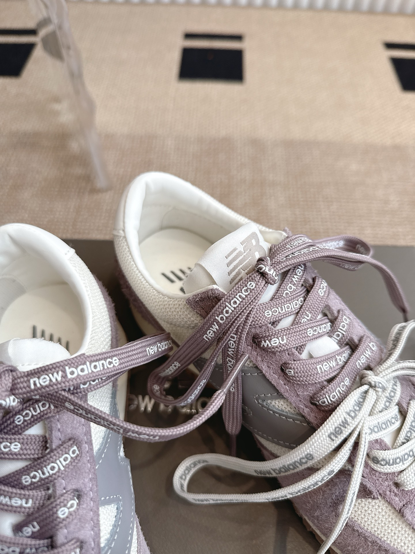 New Balance NB官方25复古运动休闲薄底鞋 471‼️
         ⚠️NB原版一比一材料⚠️
      以品牌经典320鞋款为灵感，471系列巧妙融合精湛工艺与时尚设计
焕新复古薄底鞋风貌，让每一刻都自成风格在每周七天的交替流转中，多元的场景，每一个瞬间
伴随着穿着者解锁更多可能，展现多面自我与风格
码数：35-45