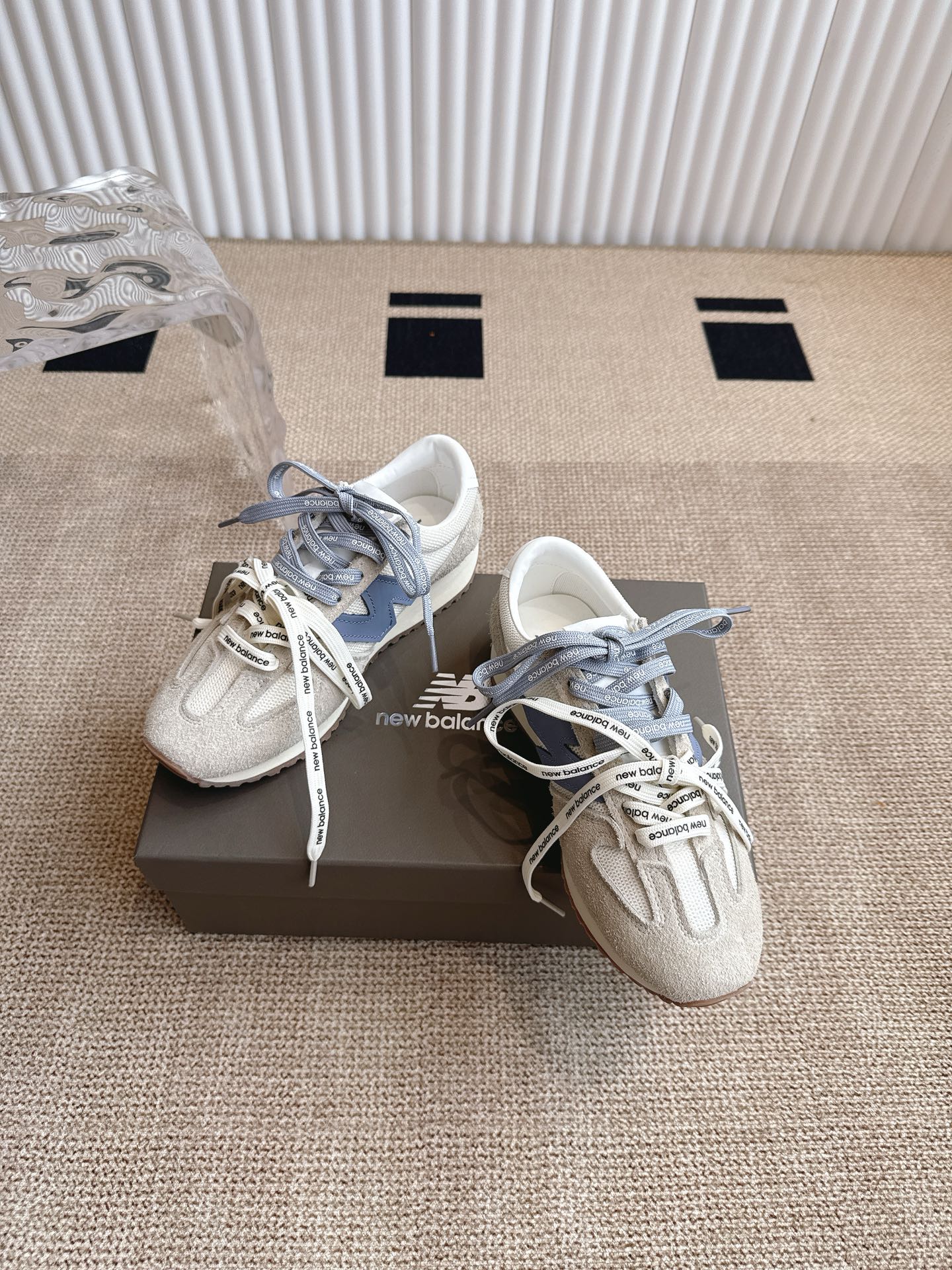 New Balance NB官方25复古运动休闲薄底鞋 471‼️
         ⚠️NB原版一比一材料⚠️
      以品牌经典320鞋款为灵感，471系列巧妙融合精湛工艺与时尚设计
焕新复古薄底鞋风貌，让每一刻都自成风格在每周七天的交替流转中，多元的场景，每一个瞬间
伴随着穿着者解锁更多可能，展现多面自我与风格
码数：35-45
