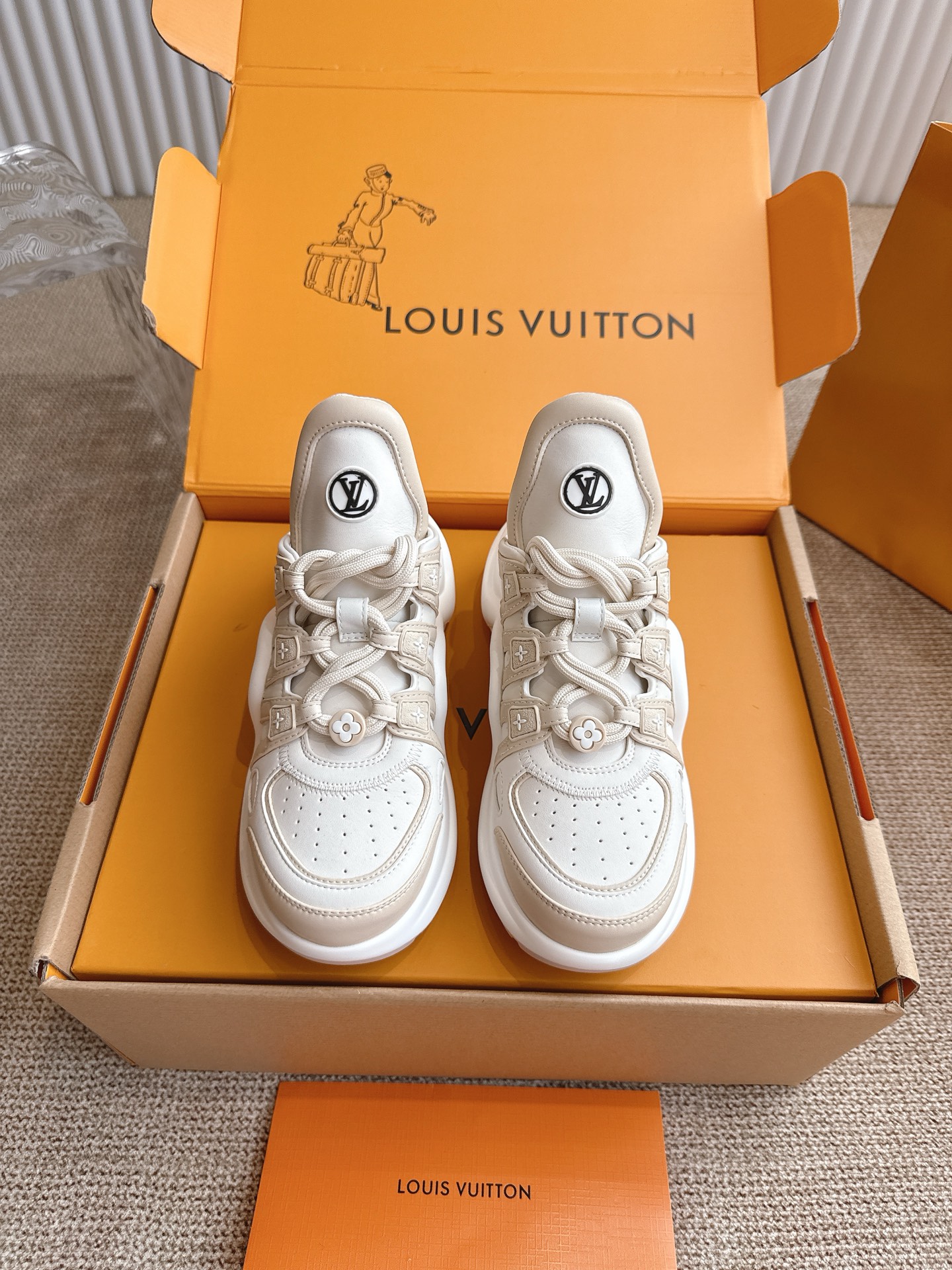 NO:227823,Louis Buiton Louis Vuitton Archlight series archlight shoes casual thick-soled lace-up sneakers, the visual effect is very cool, everyone is sucked and not confused, #Wear it and become long legs immediately, size: 35-40, casual shoes/sports shoes, louis vuitton, louis vuitton, sneakers19860909Louis Buiton路易威登拱桥半拖 archlight系列拱桥底老爹鞋休闲厚底系带运动鞋,视觉效果很凉爽,一个个都奶呼呼谁看了不迷糊#穿上立马变成大长腿, 码数:35-40,休闲鞋/运动鞋,louis vuitton,louis vuitton,sneakers,Women's Shoes