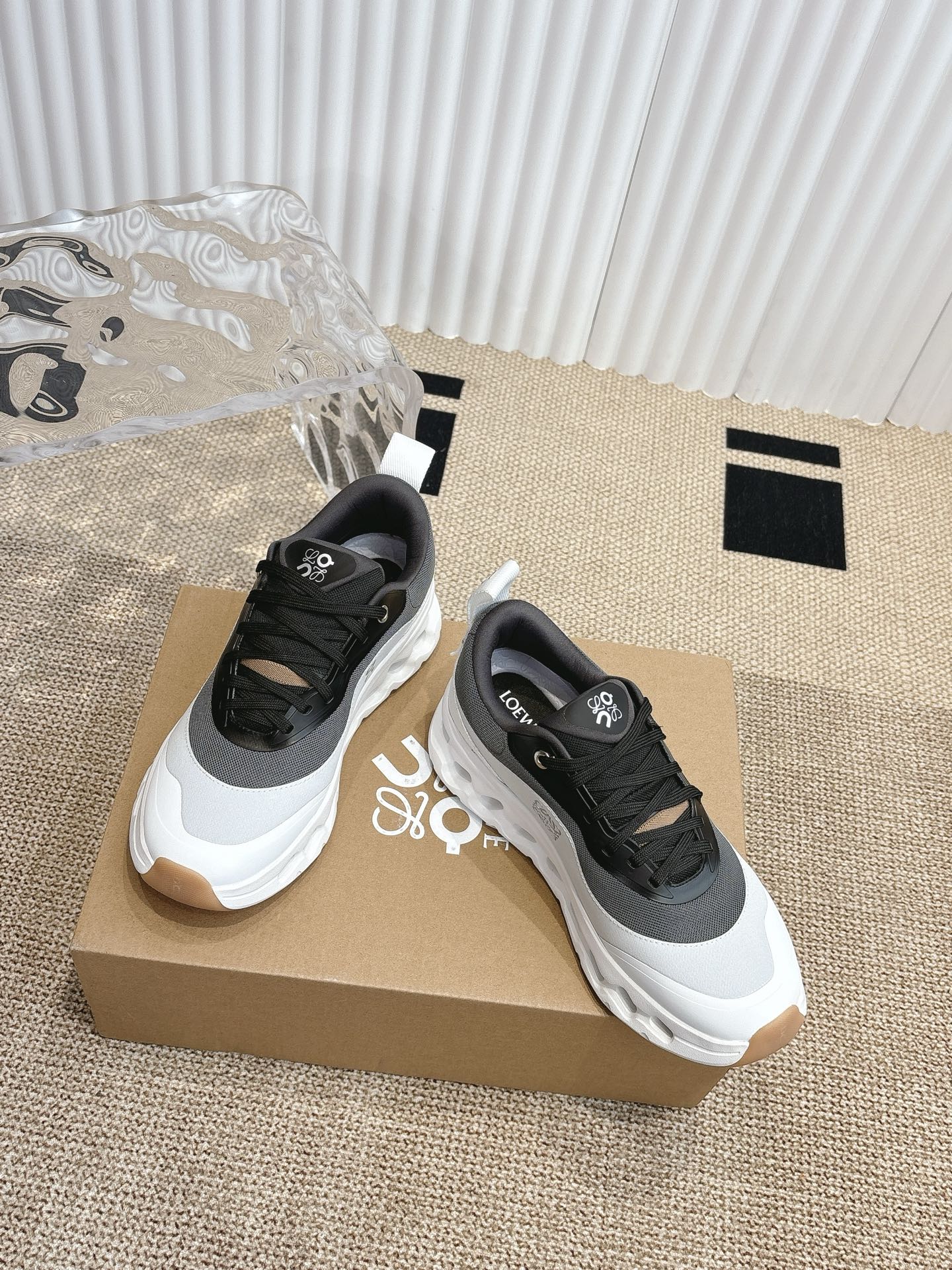 Loewe x On Cloudtilt 2.0 Sneakers Runners Couple Style Fashionable Shoes 2 i1743417548982 9801 0 2
