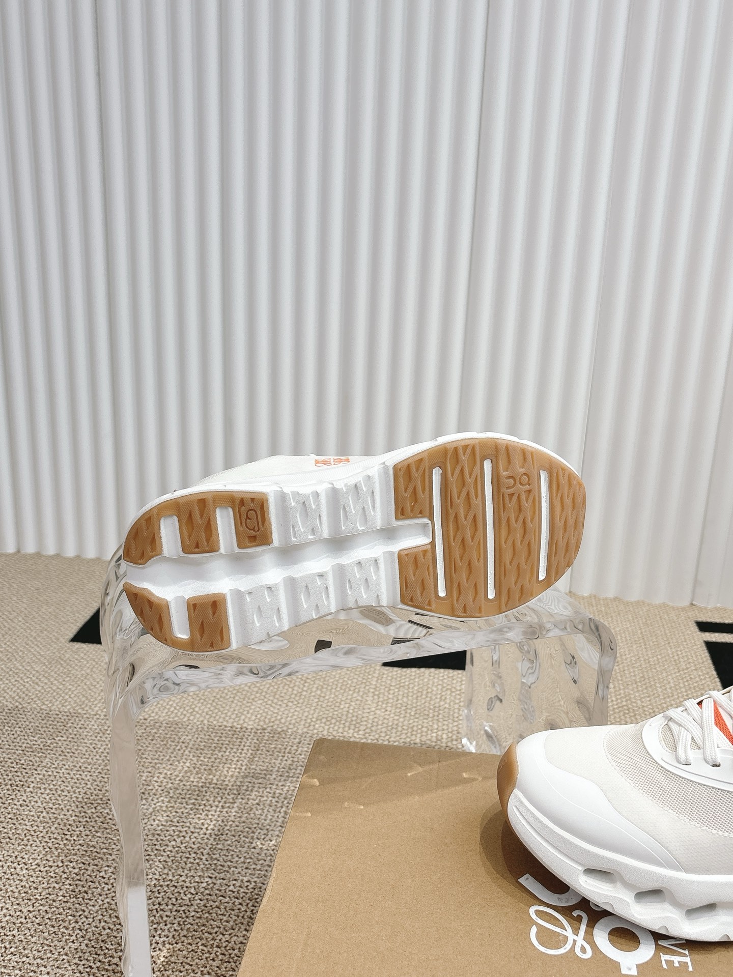 Loewe x On Cloudtilt 2.0: Stylish Running Shoes for Urban & Outdoor Life 10 i1743417683178 6609 0 8