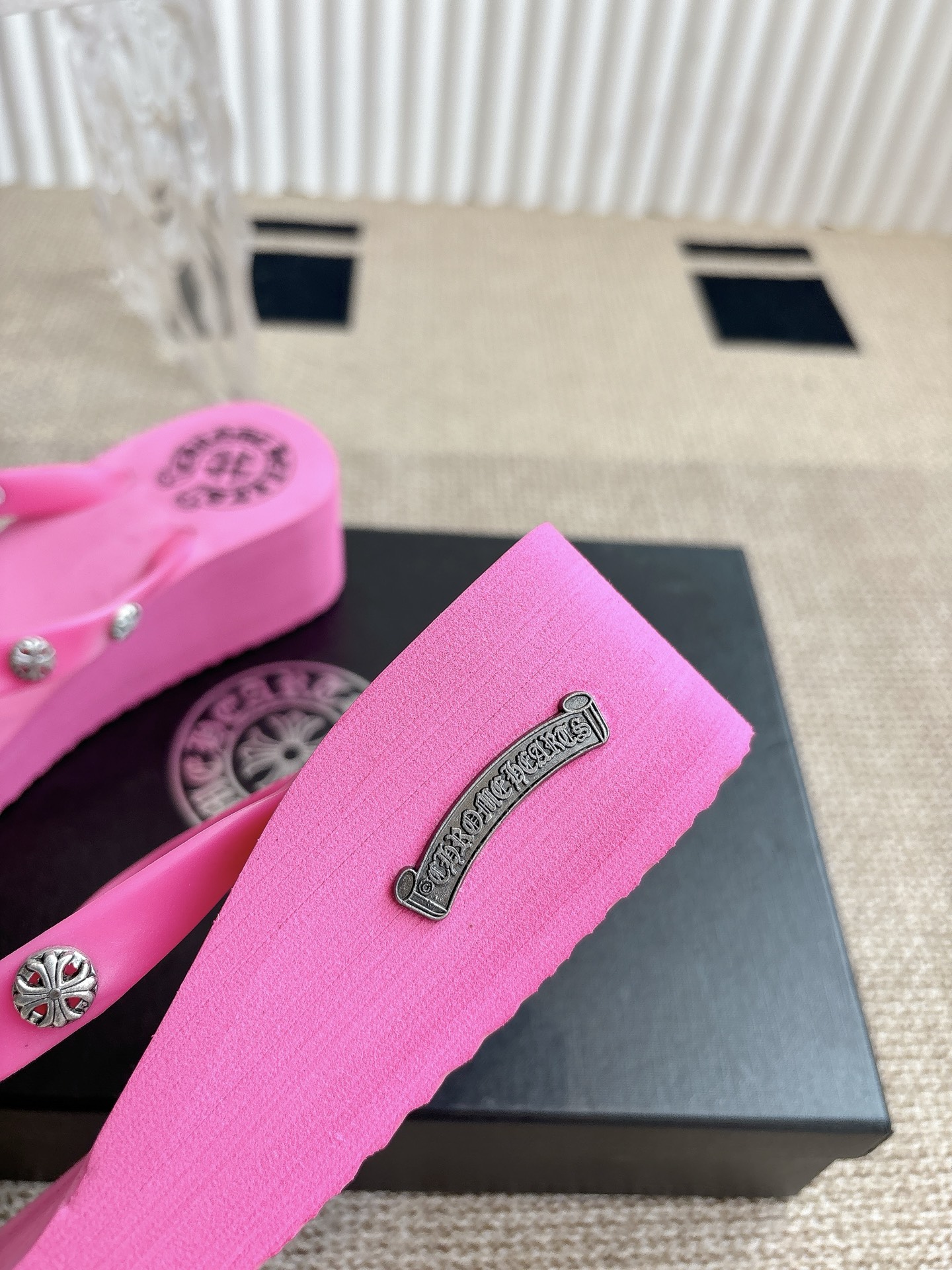 “Korean-Style Lazy Slippers: Popular High-End Summer Fashion in Sizes 35-40” - 图片 8