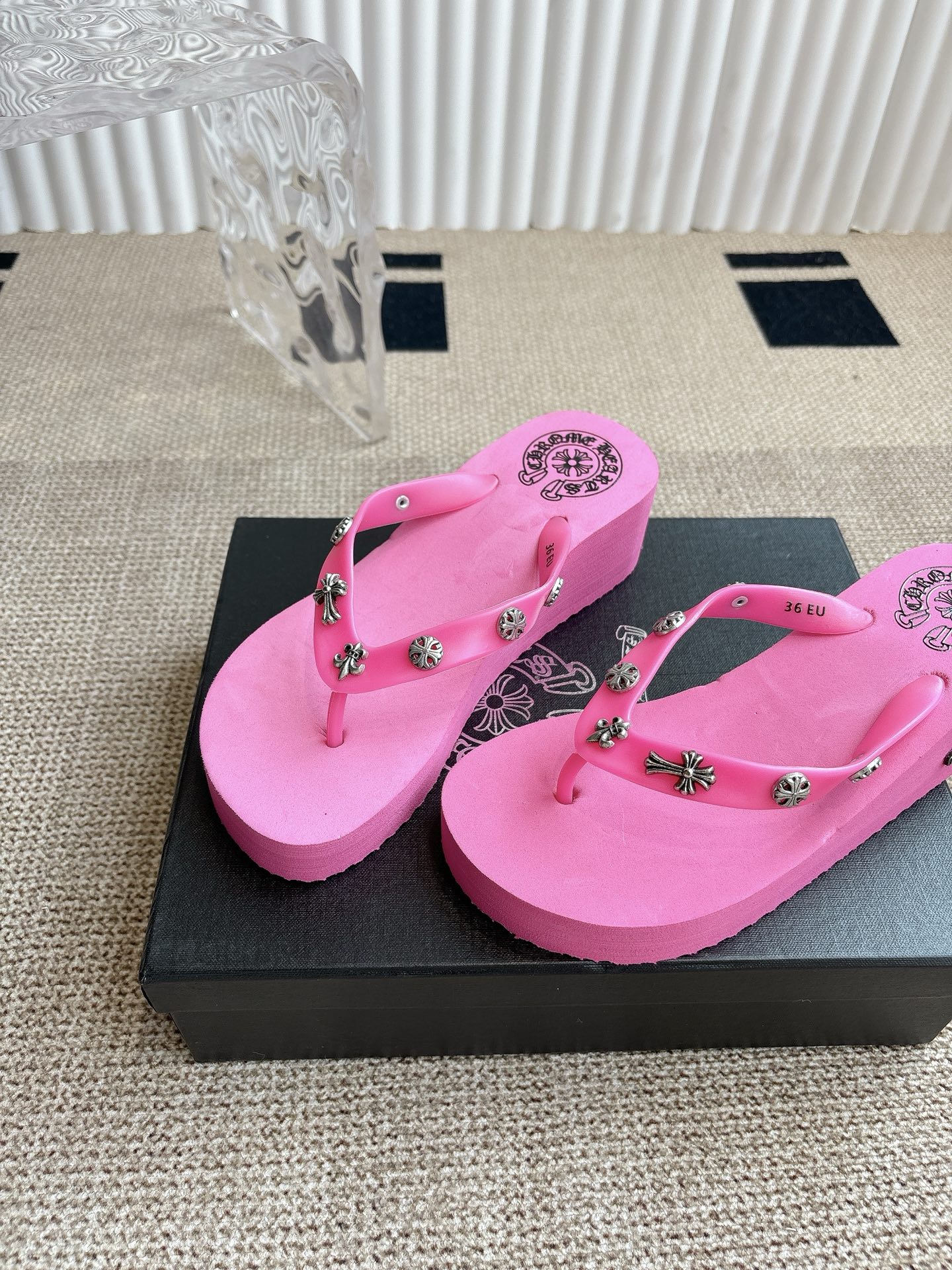 “Korean-Style Lazy Slippers: Popular High-End Summer Fashion in Sizes 35-40” - 图片 6