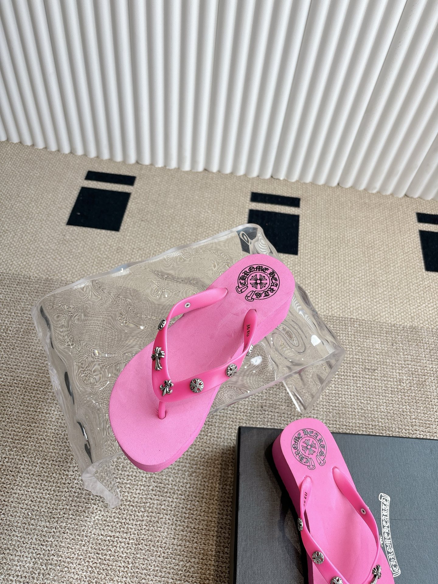 “Korean-Style Lazy Slippers: Popular High-End Summer Fashion in Sizes 35-40” - 图片 5