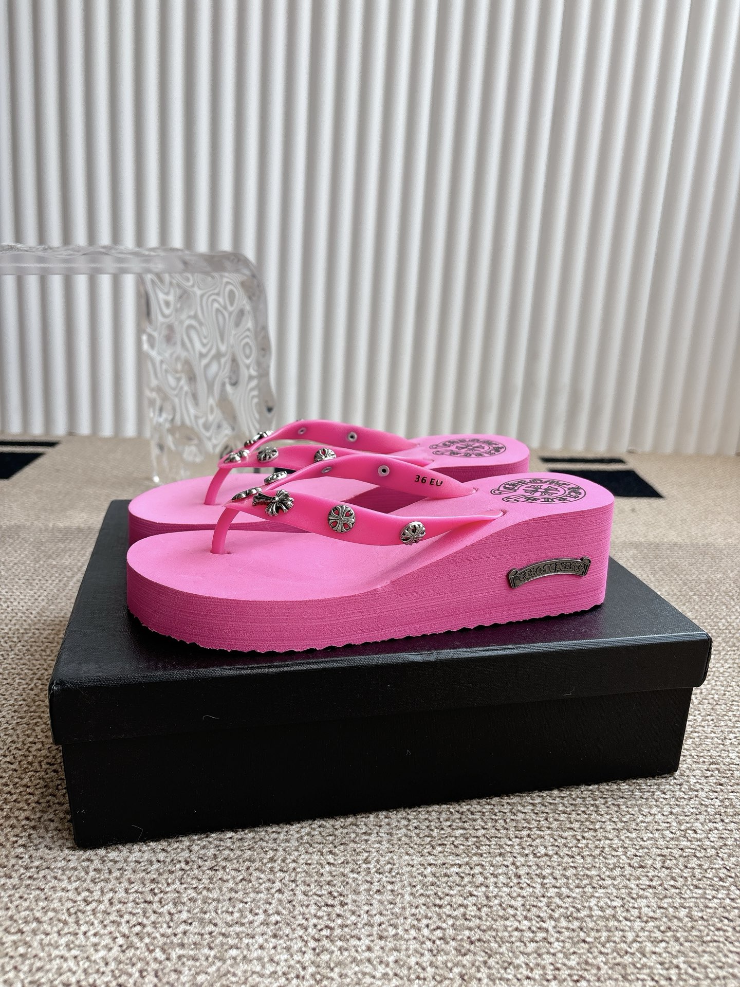 “Korean-Style Lazy Slippers: Popular High-End Summer Fashion in Sizes 35-40” - 图片 3
