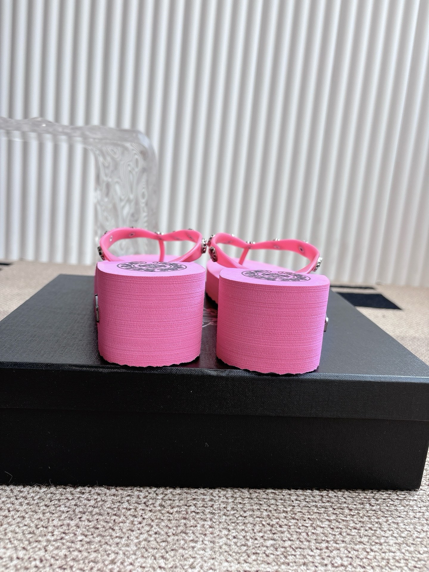 “Korean-Style Lazy Slippers: Popular High-End Summer Fashion in Sizes 35-40” - 图片 9