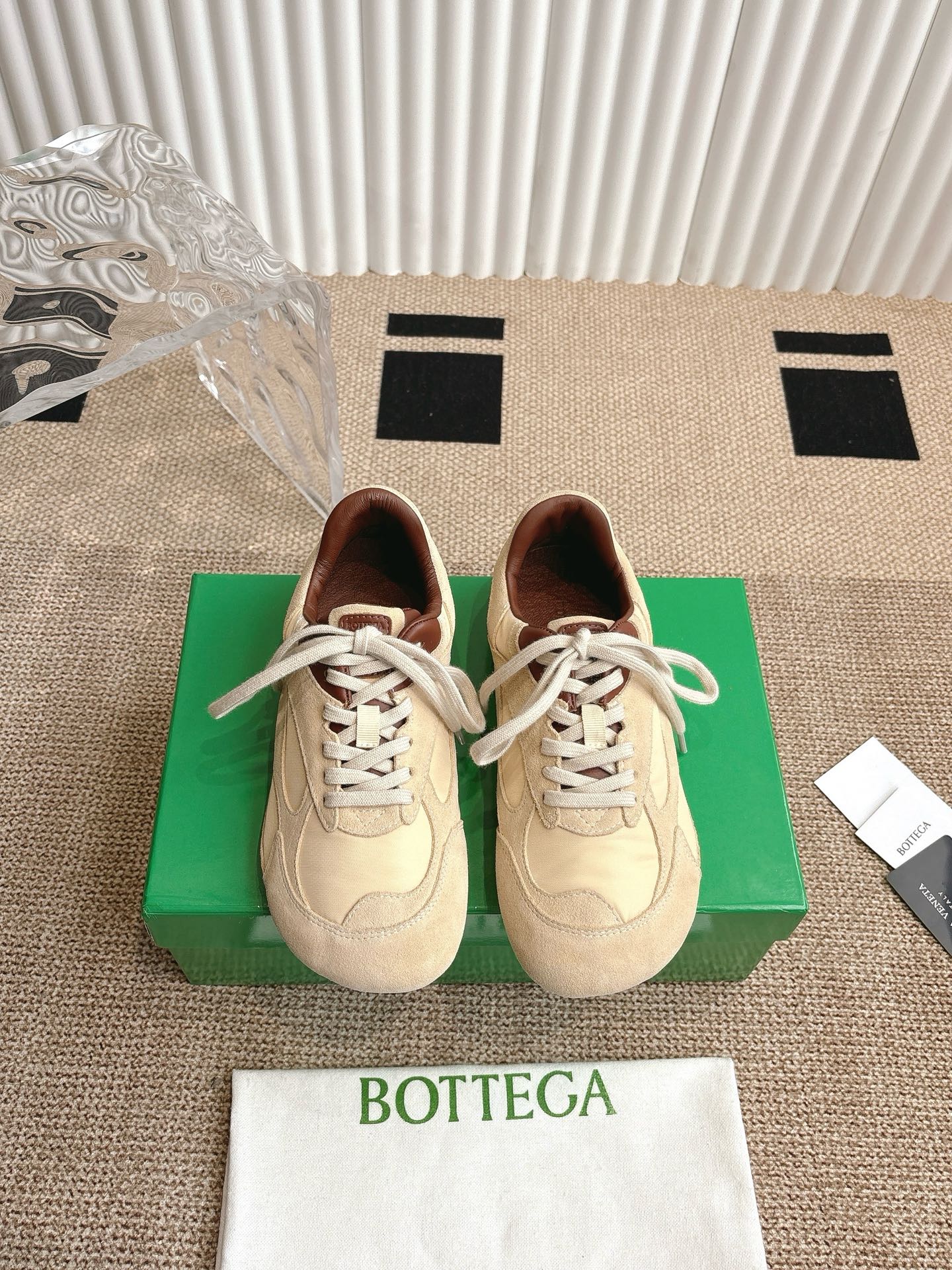 NO:260868,Bottega Veneta, a brand new Orbit sneaker, is a popular single product for celebrities and internet celebrities. It has a leading design and a sense of technology. It is really hard not to love it. It's so cool!  Size 35-40 for women, 41-45 for men, casual shoes/sports shoes, bottega veneta, sneakers19860909女男Bottega Veneta 全新Orbit运动鞋王炸单品众明星网红热衷款,领先设计科技感十足,真的很难不爱,太酷了！码数女35-40、男41-45,休闲鞋/运动鞋,bottega veneta,sneakers,Women's Shoes