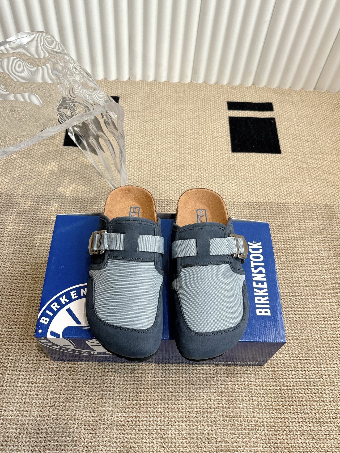 NO:260865,Couple Birkenstock Birkenstock/Baoto half slippers Ergonomic design Cork latex footbed Lightweight and comfortable Feet feel Fully footy, you can walk on and take off Super easy to put on and take off. Size 35-45, semi-drag, birdstock, slippers19860909情侣款Birkenstock 勃肯/包头半拖鞋人体工程学设计 软木乳胶鞋床 轻便舒适 脚感满分 脚蹬上就能走 穿脱超方便.码数35-45,半拖,birkenstock,slippers,Women's Shoes
