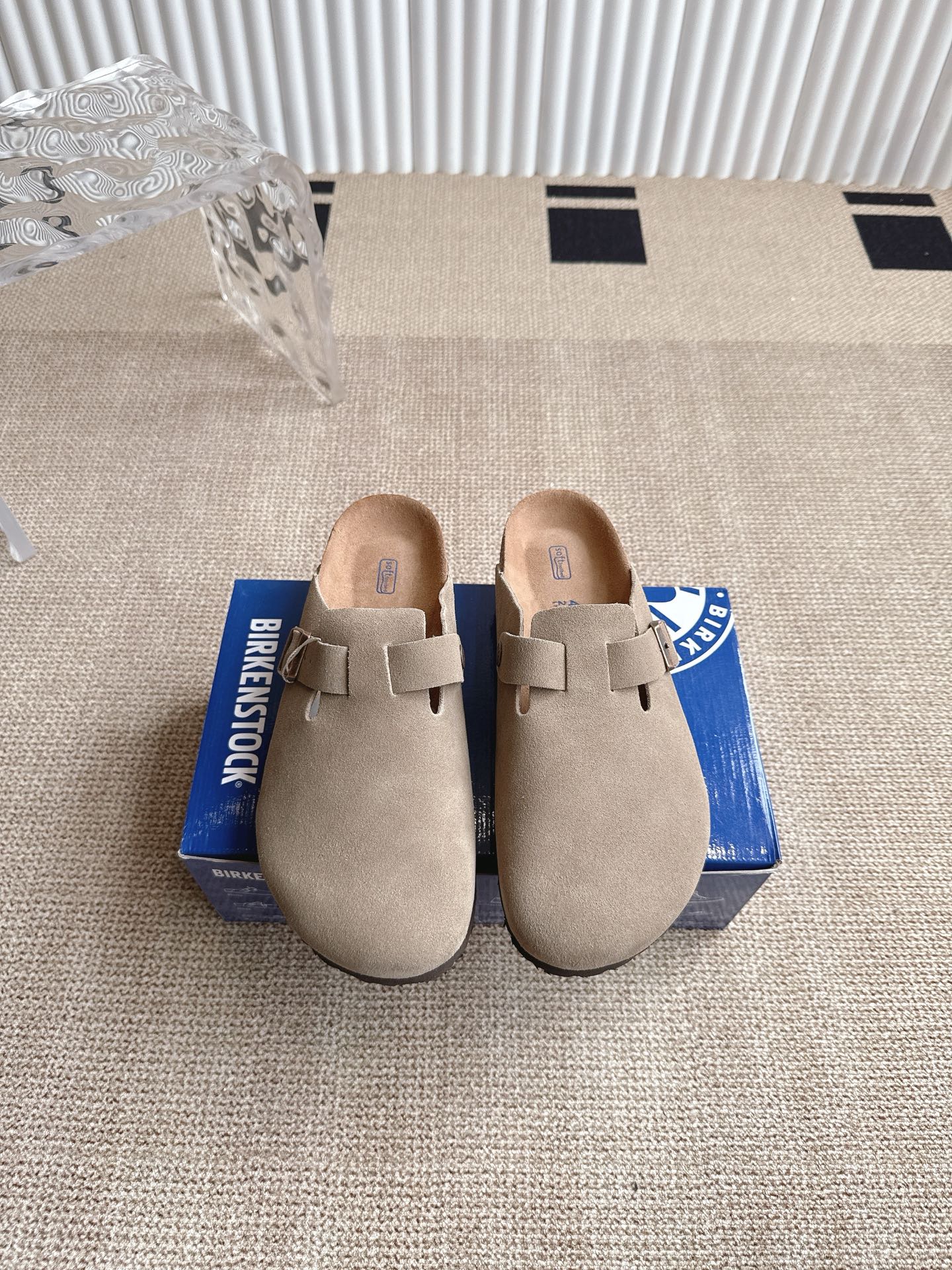 NO:354683,Real-priced Birkenstock Birkentoon shoes Birkenstock is really my love. I suggest you buy it. It is really very versatile, comfortable to walk, fashionable, and all kinds of clothes. In short, you must buy a pair of Birkenstock shoes. Size: 35-44,,birkenstock19860909实价birkenstock勃肯包头鞋 birkenstock博肯鞋真的是我的爱,建议大家入手,真的非常非常百搭,走路舒服,时髦,各种配衣服.总之,勃肯托鞋一定一定要入一双 码数:35-44,,birkenstock,Men's shoes