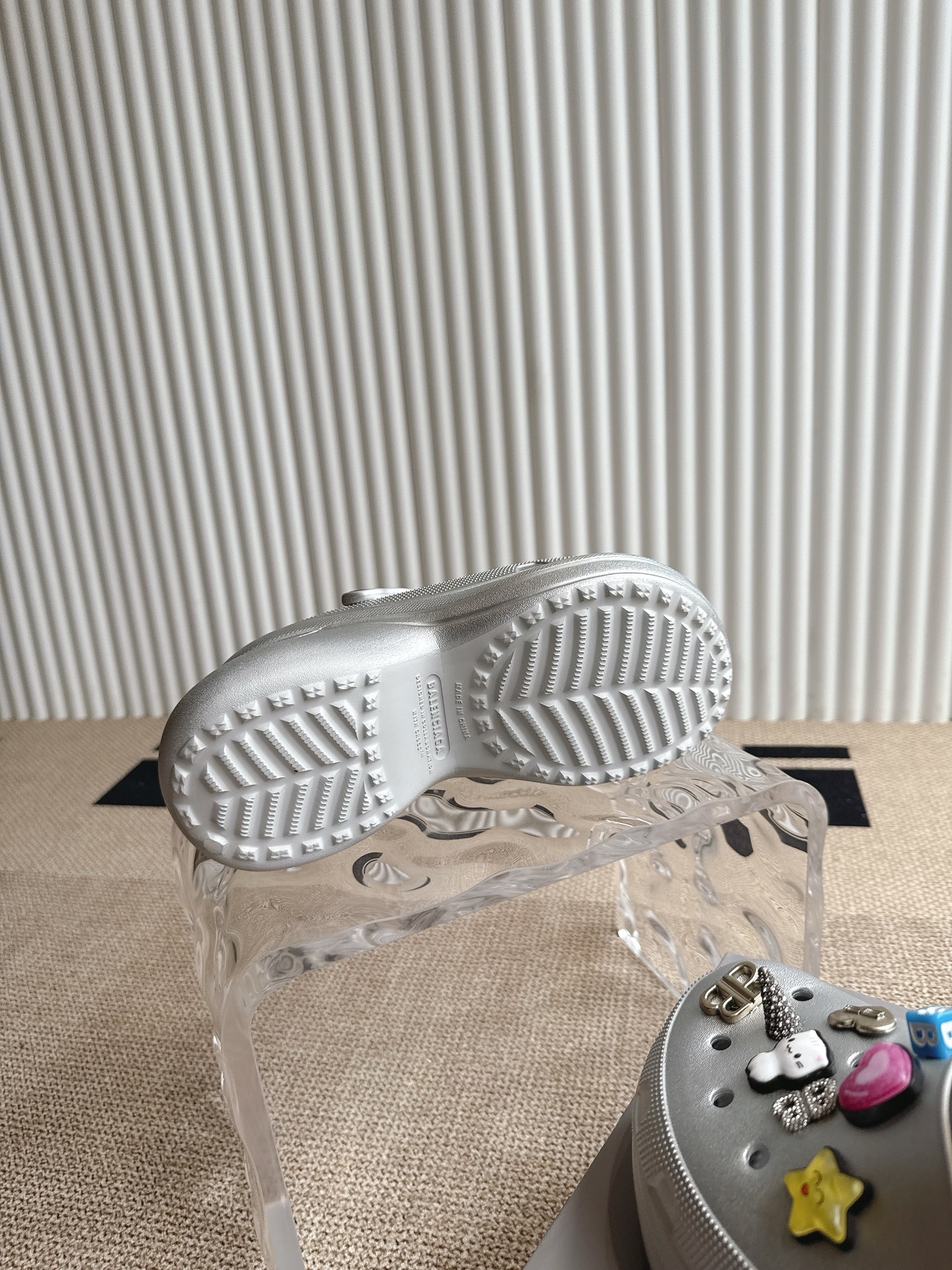 Balenciaga x Crocs 联名洞洞鞋‼
