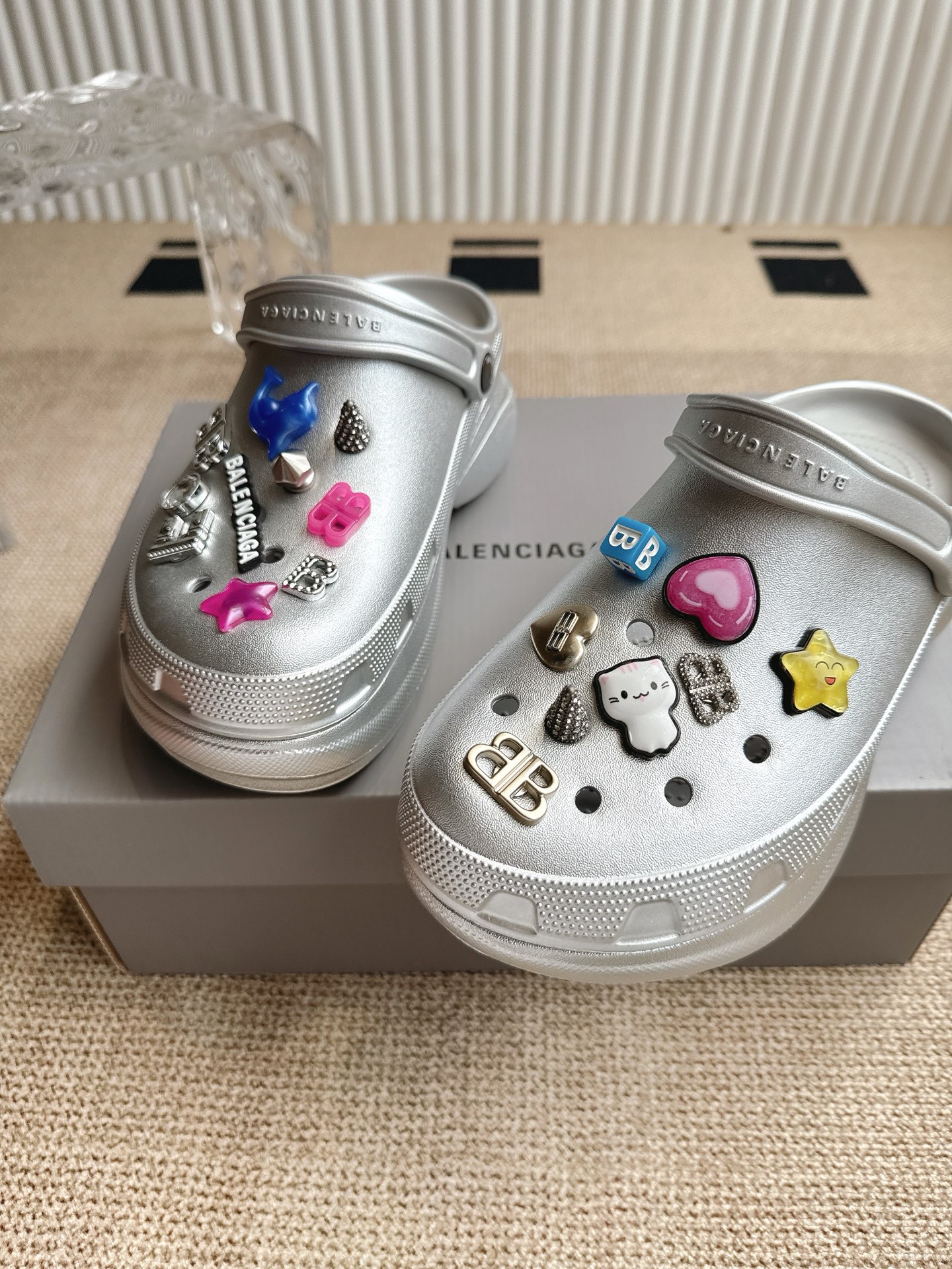 Balenciaga x Crocs 联名洞洞鞋‼