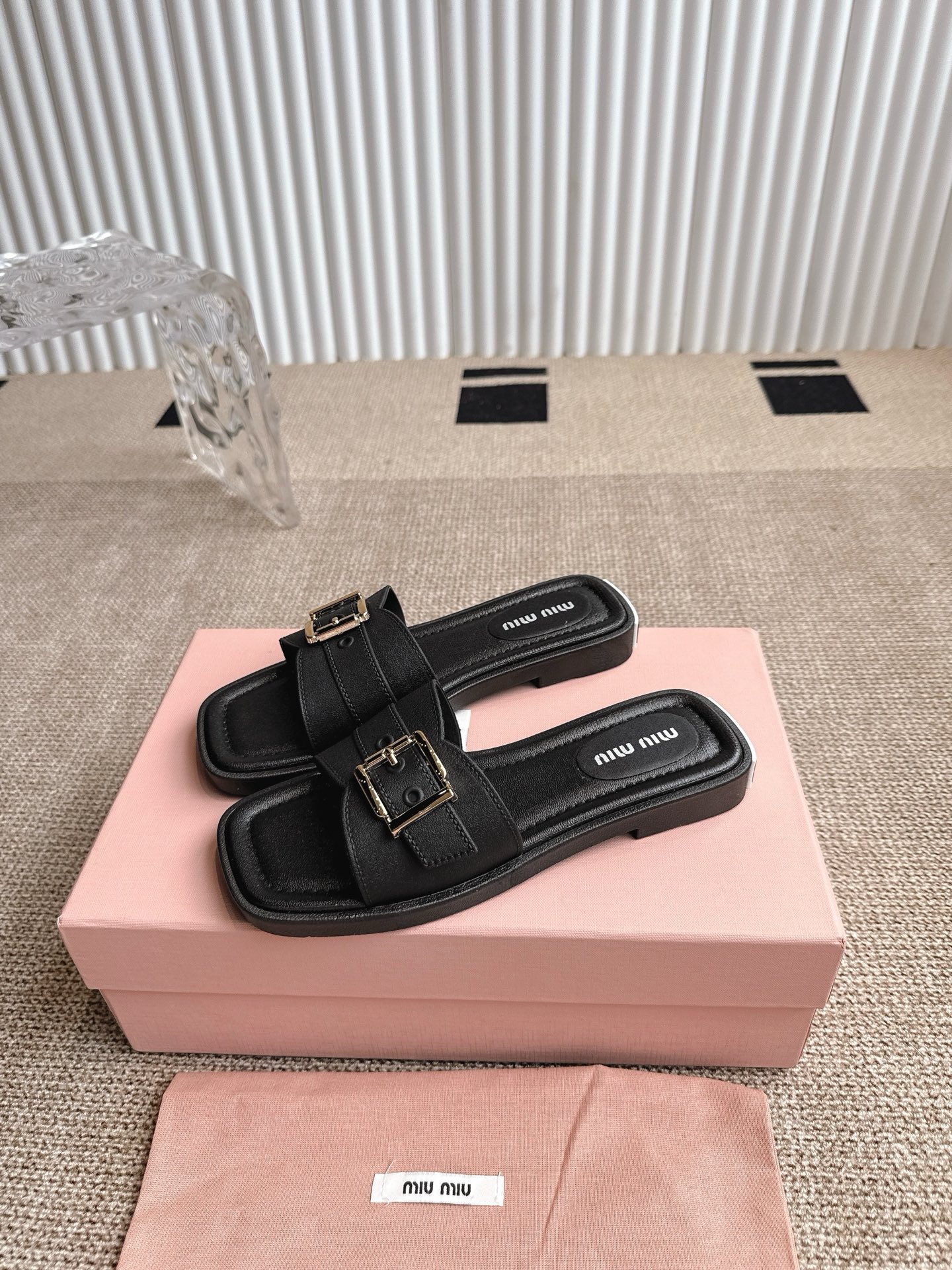 Miu Miu 缪缪平底拖鞋‼