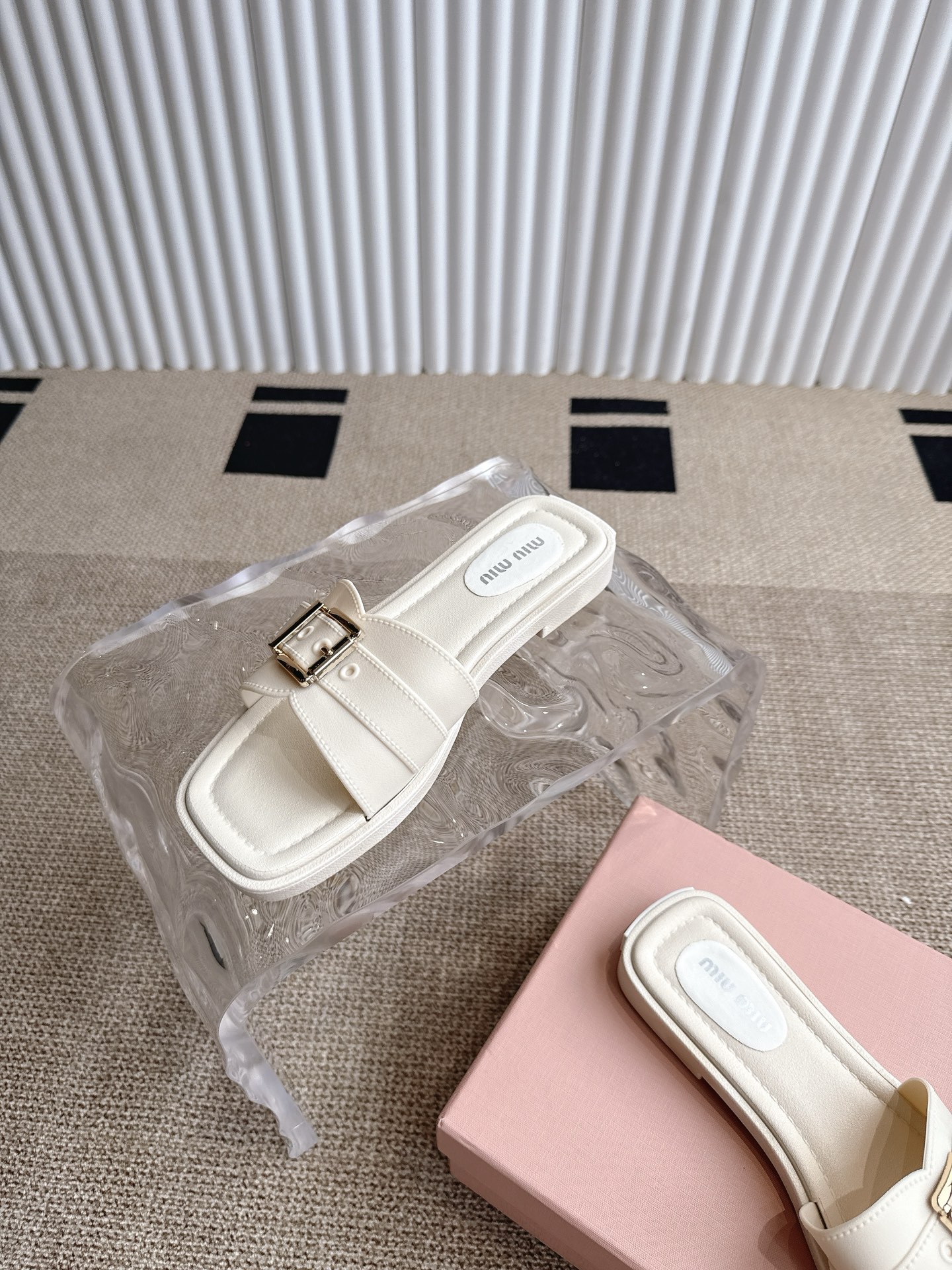 Miu Miu 缪缪平底拖鞋‼