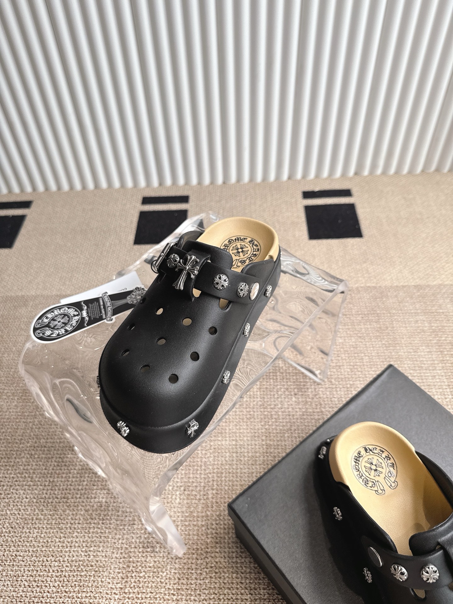 “Crozen Summer 2025 Fashion Collection: Comfortable and Stylish Footwear in Soft Fabrics” - 图片 4