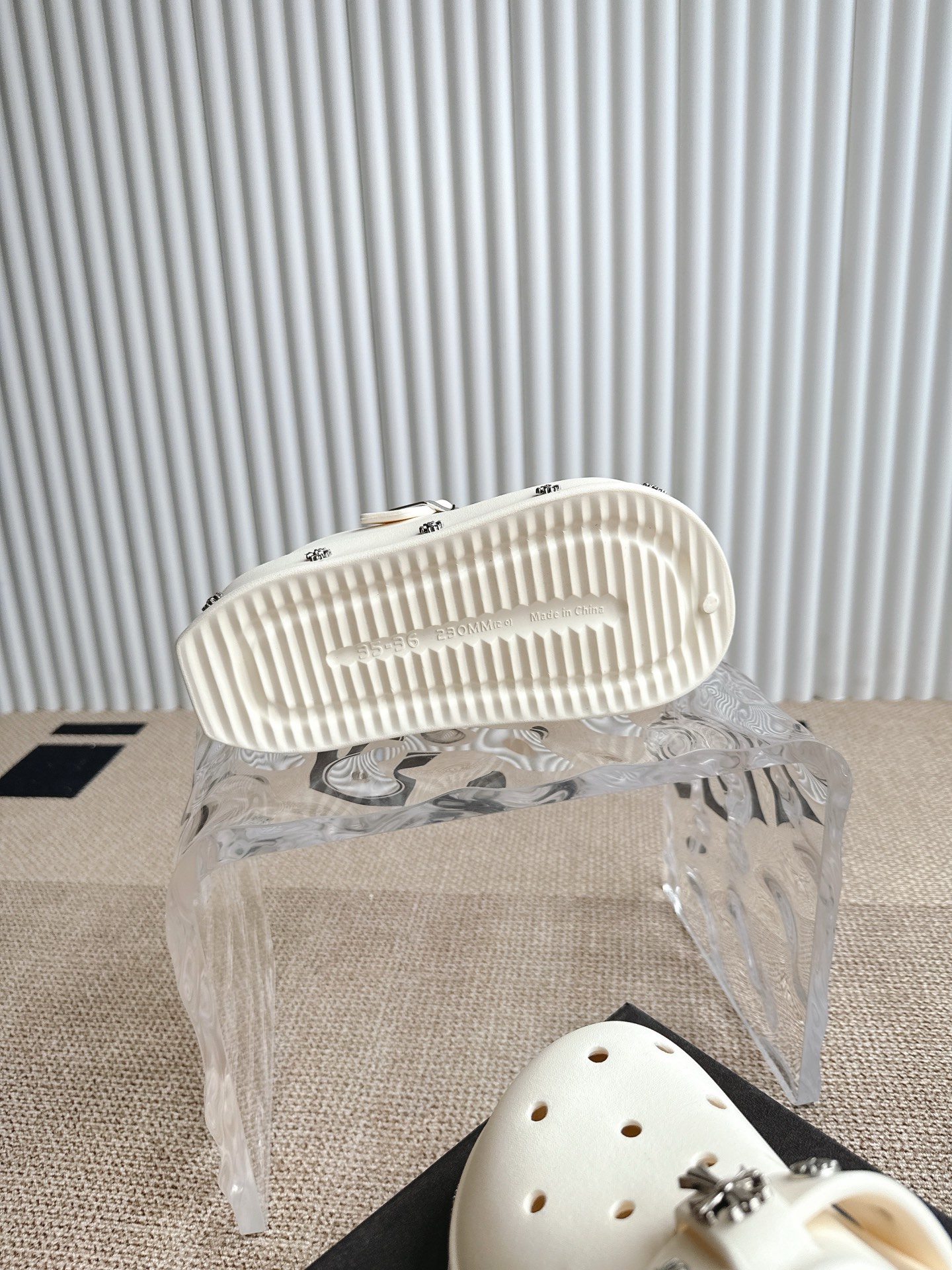 “Comfortable Summer Fashion 2025: Crozen’s Heartfelt Fabrics for Stylish and Cozy Feet” - 图片 9