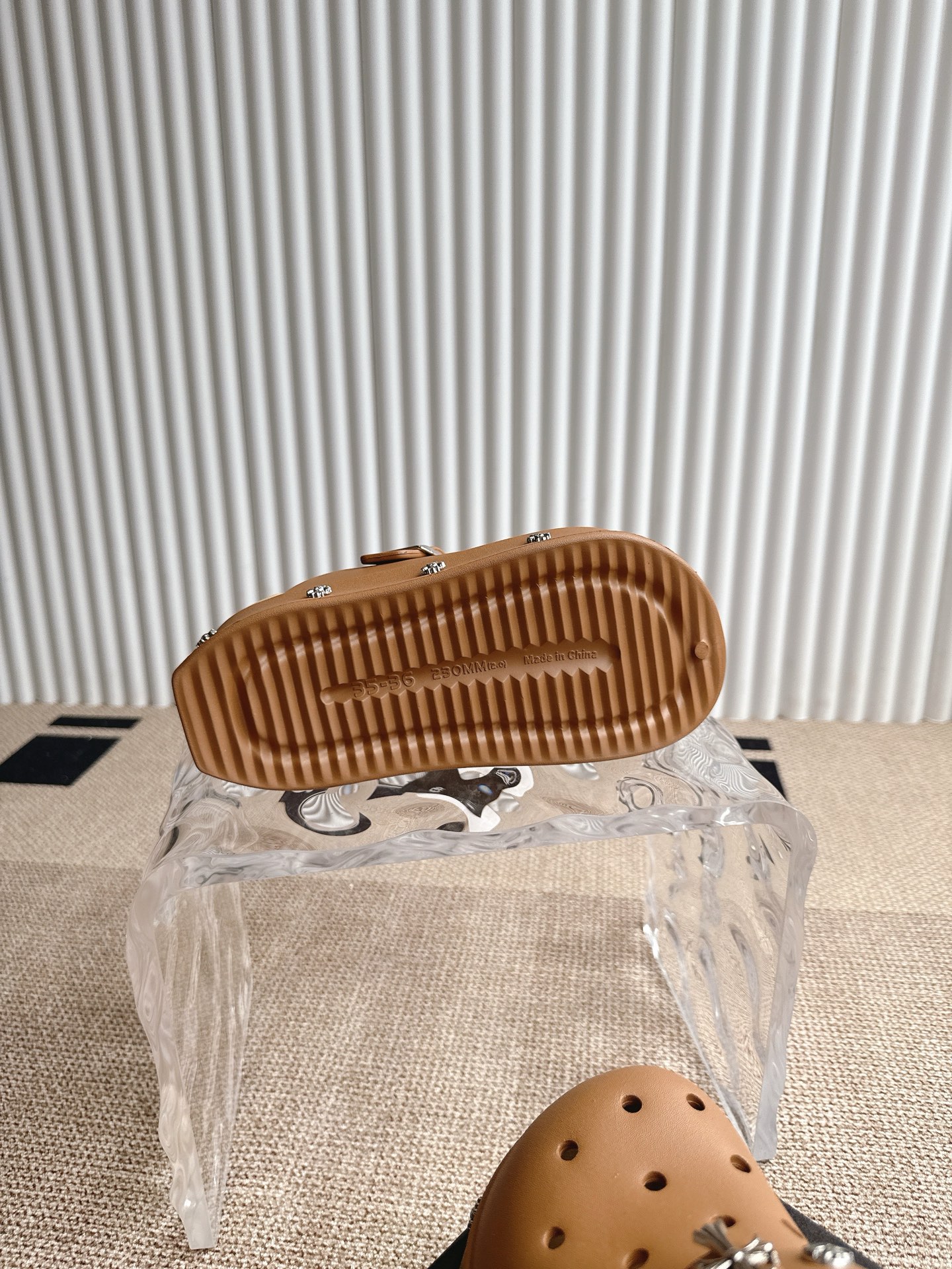 “Crozen’s Summer 2025 Fashion Collection: Soft and Comfortable Fabrics for Stylish Comfortable Feet, Number 35-40” - 图片 6