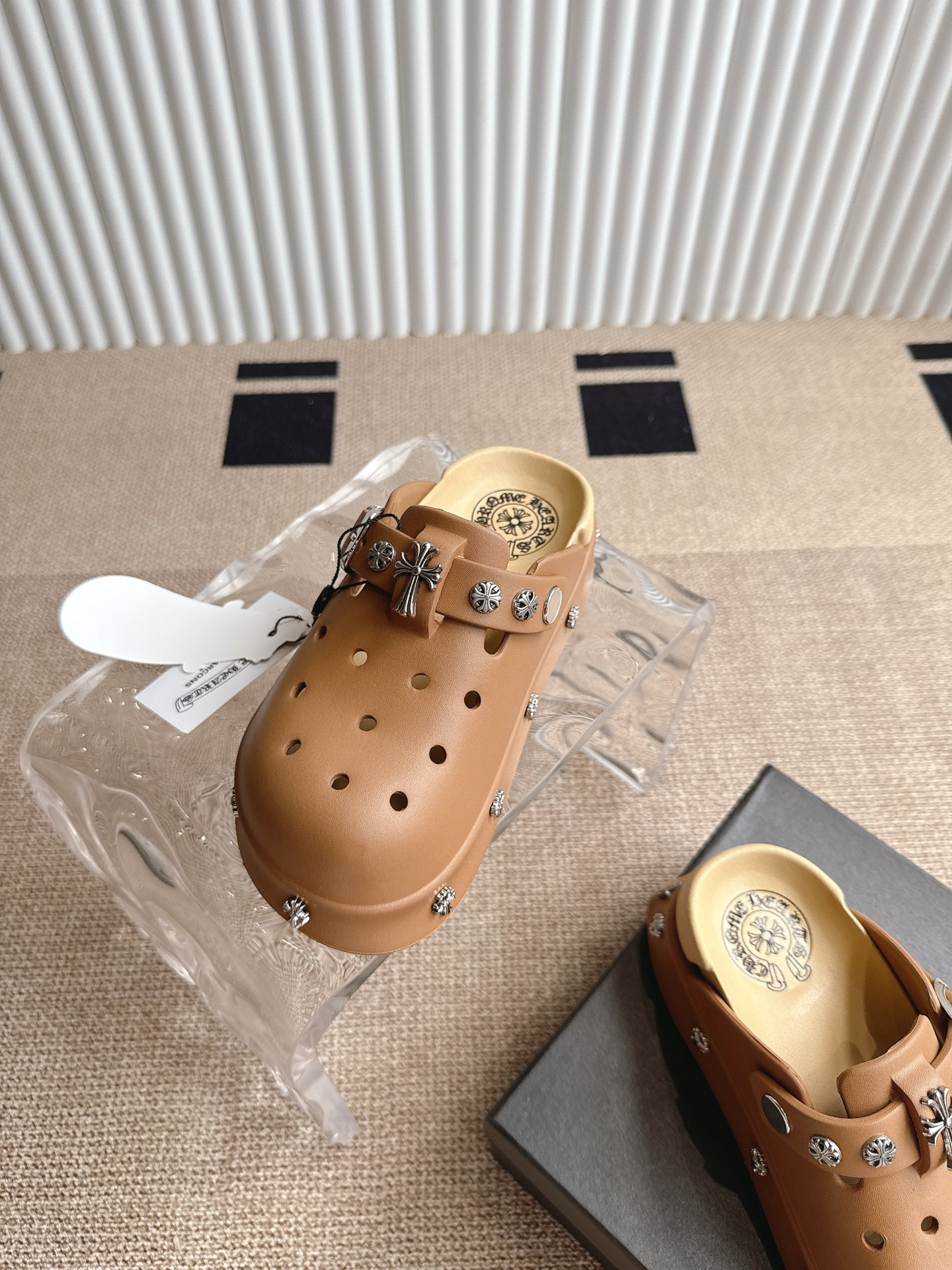 “Crozen’s Summer 2025 Fashion Collection: Soft and Comfortable Fabrics for Stylish Comfortable Feet, Number 35-40” - 图片 2