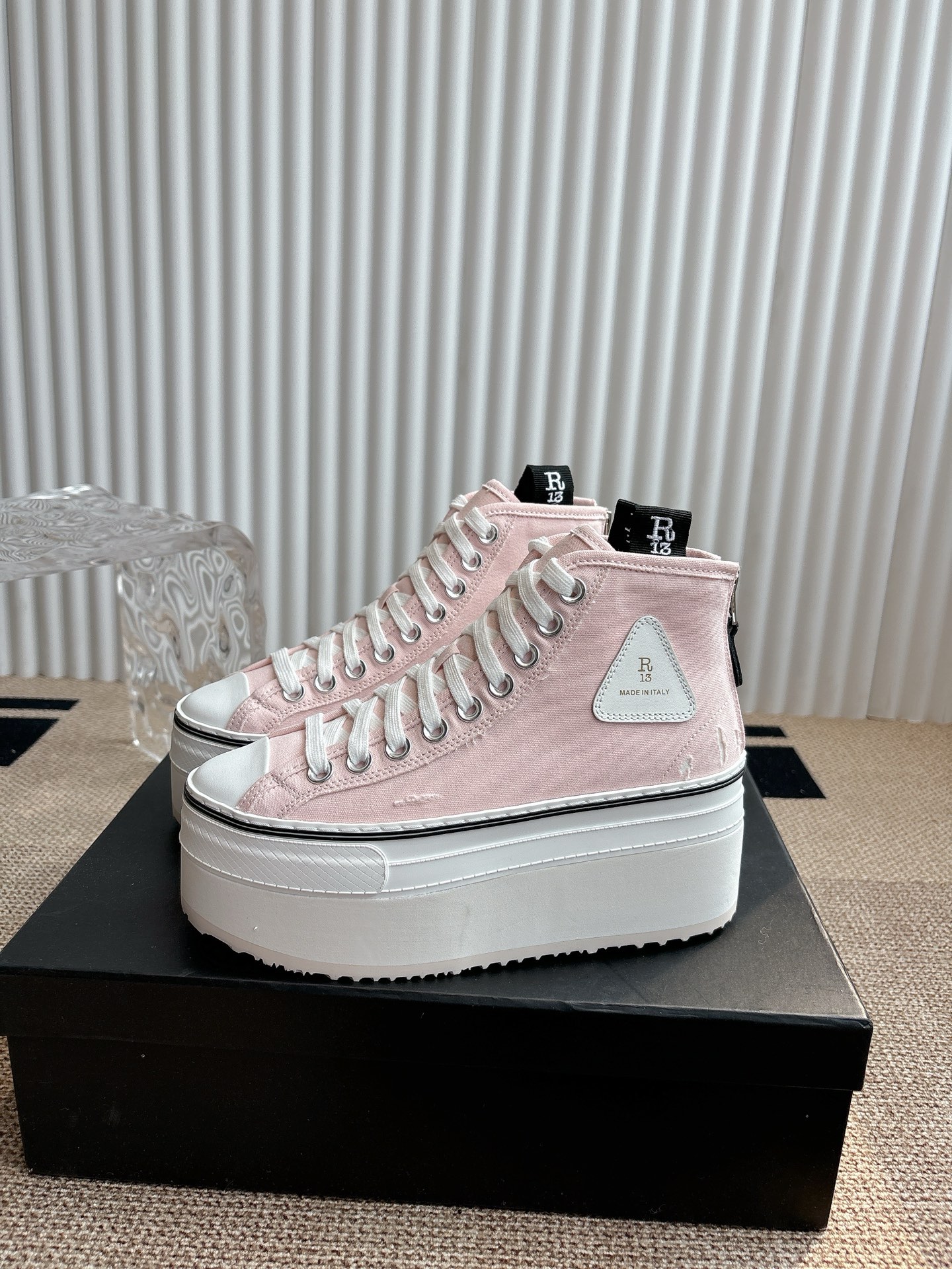 “R13 Thick-Heel Leisure Shoes: 800 Pounds, Sizes 34-40, Stylish and Comfortable”