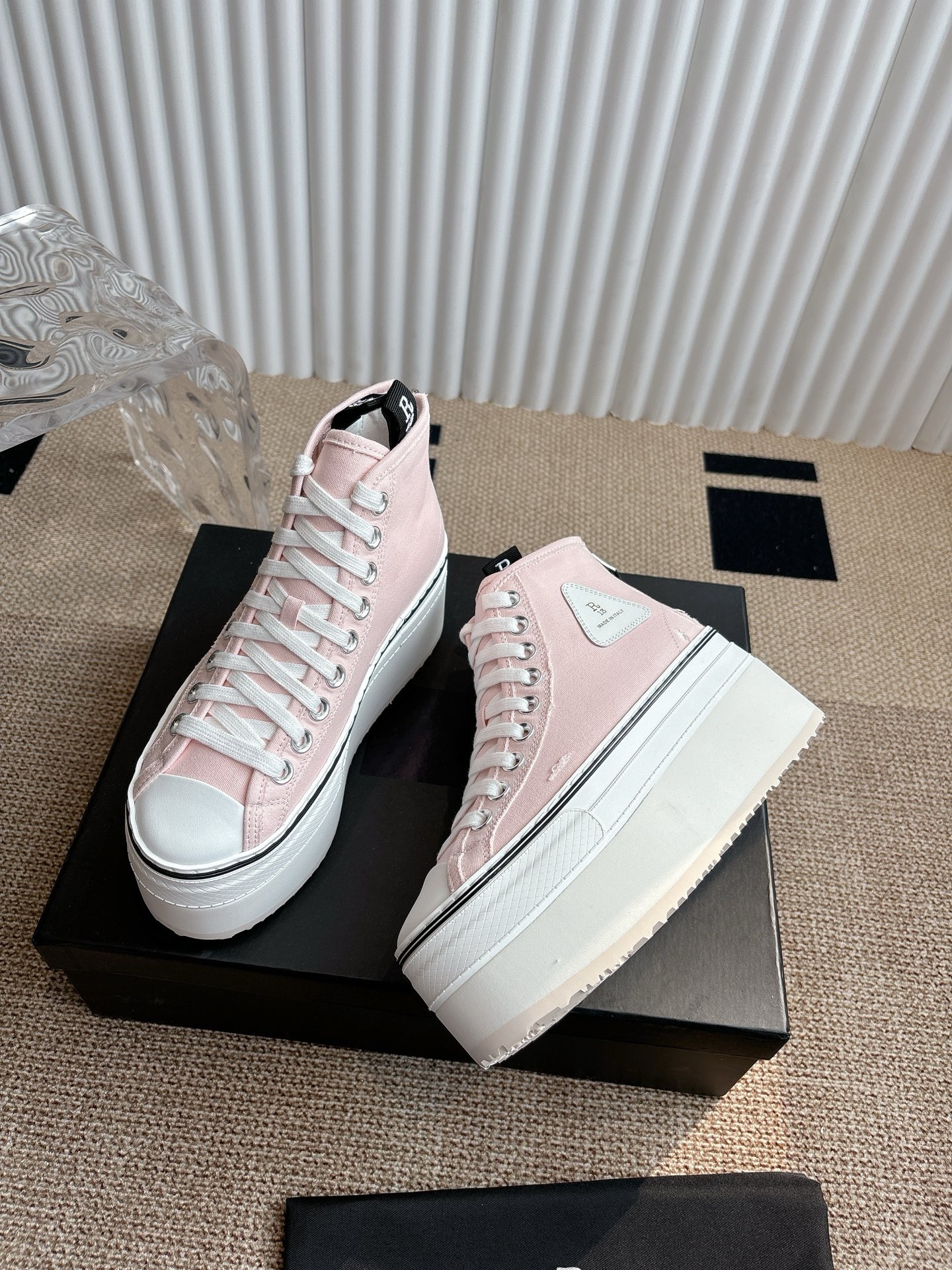 “R13 Thick-Heel Leisure Shoes: 800 Pounds, Sizes 34-40, Stylish and Comfortable” - 图片 5