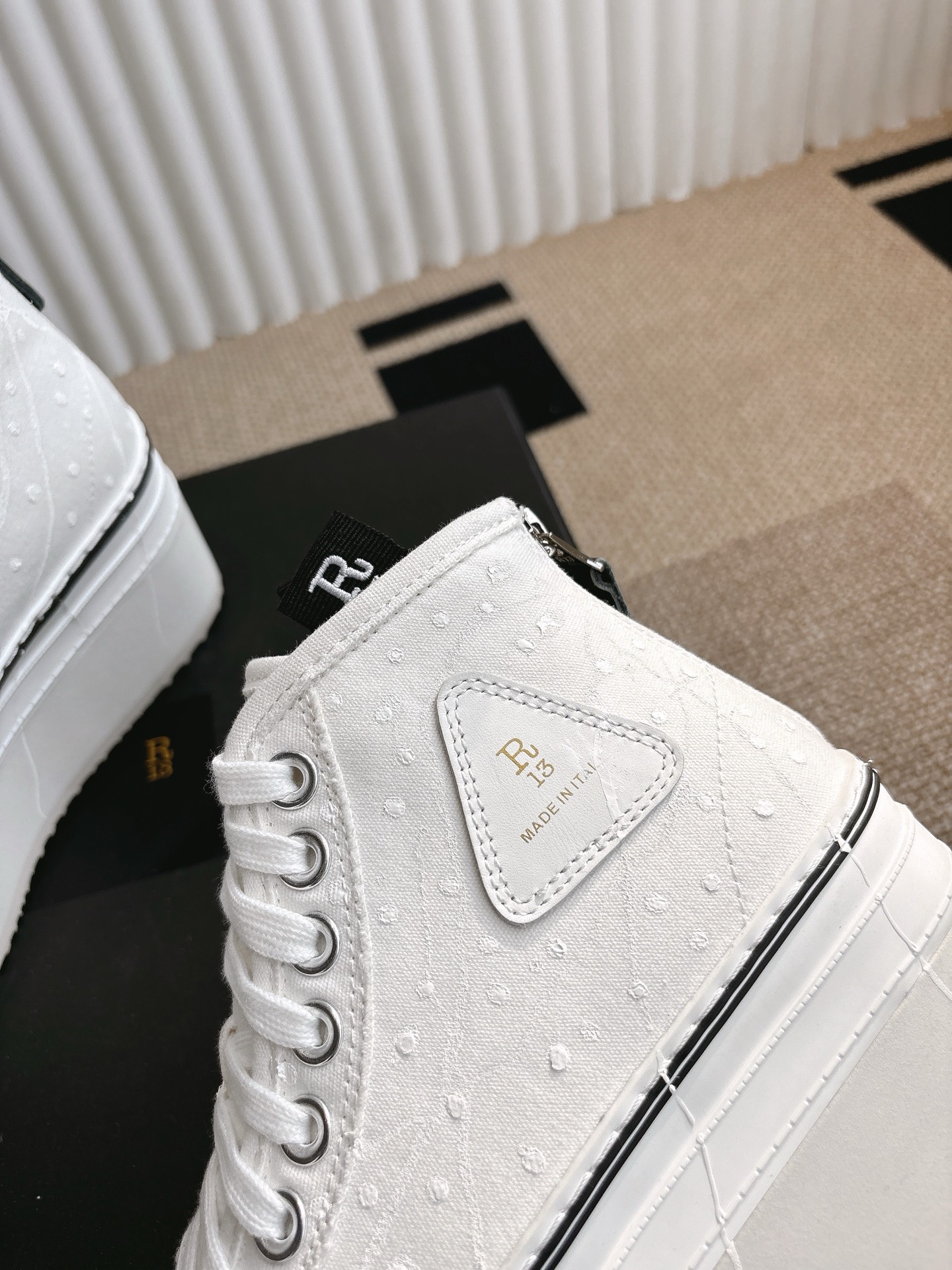 R13 Ink-Heavy High-Heel Shoes: Stylish and Sturdy, 950 Pounds, Available in Sizes 34-40 - 图片 6